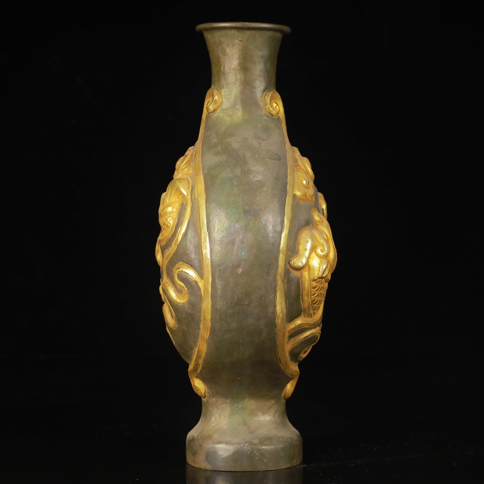 An Exquisite Gilt Silver Fish Pattern Vase - 9