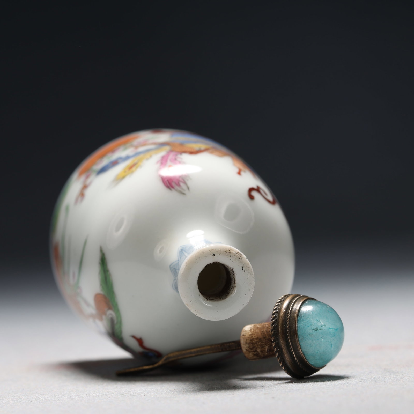 A Fine Enamel Flower Pattern Porcelain Snuff Bottle - 6