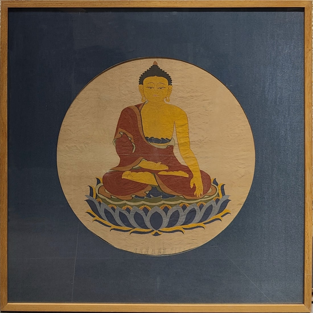 Shakyamuni Buddha image tapestry: Early Qing Dynasty Sakyamuni Buddha image tapestry. The Shakyamuni Buddha in the image is presented in a fine tapestry to present the Buddha's majesty and restraint. Size: 22in in diameter Refer to: C