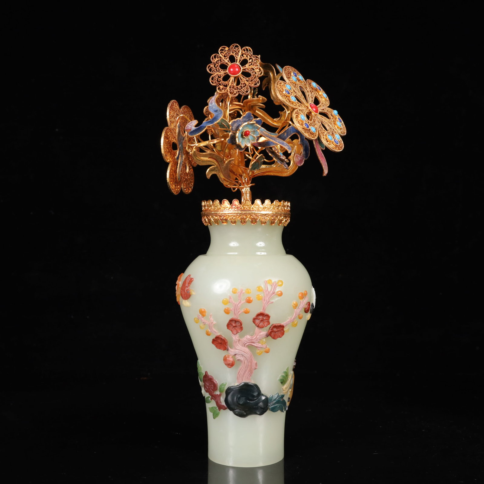An Exquisite White Jade Inlaid Gems Flower Pattern Vase: An Exquisite White Jade Inlaid Gems Flower Pattern Vase,Qing Dynasty,China,Size:3.9inx11.4in,Weight:750g 白玉嵌百宝花卉纹瓶,中国଀