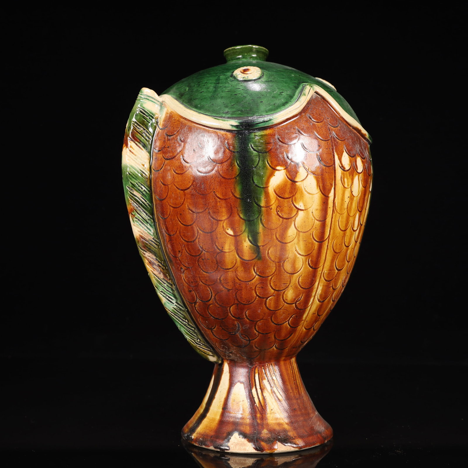 A Rare Tang Tri-Color Glazed Pottery Fish-Shaped Vase - 4