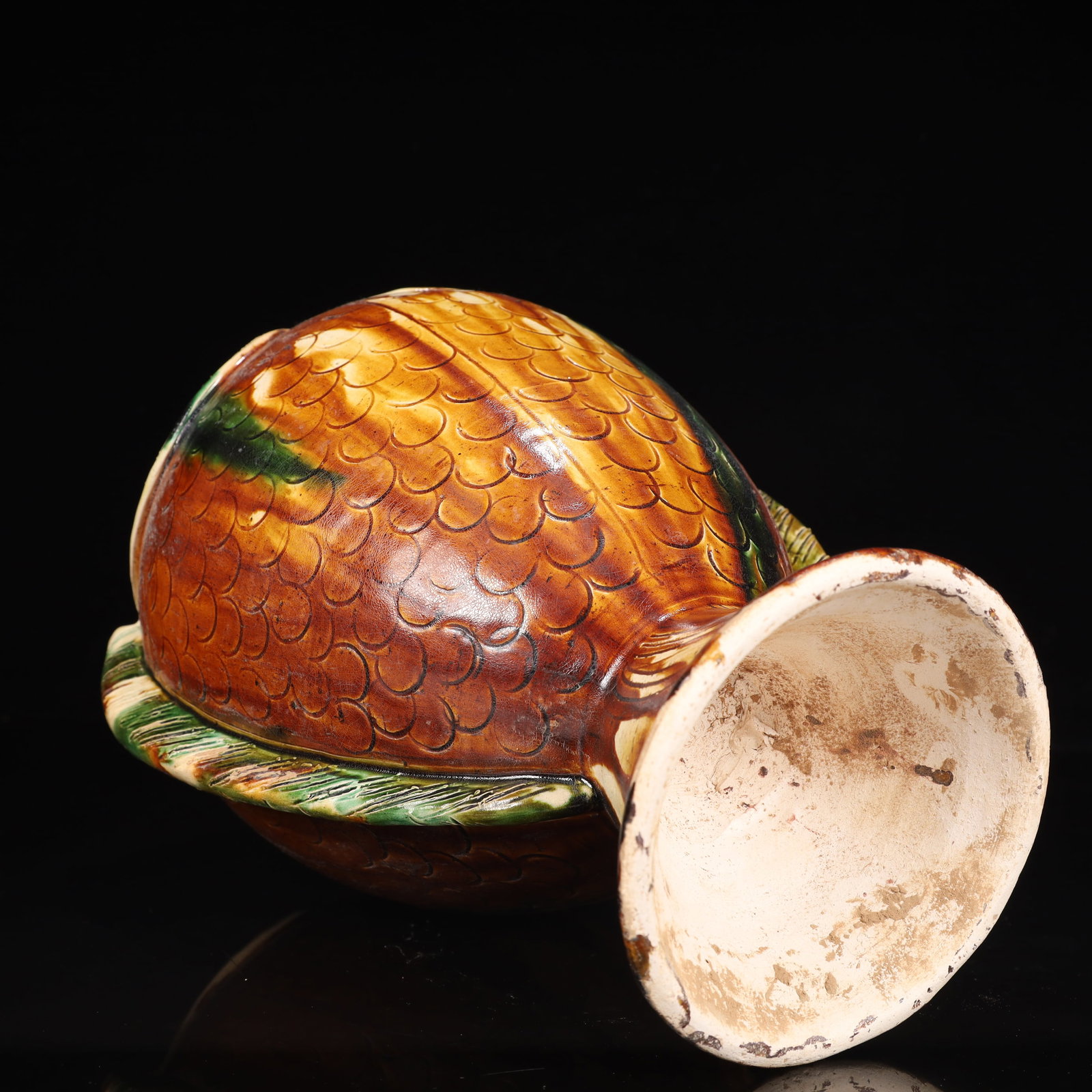A Rare Tang Tri-Color Glazed Pottery Fish-Shaped Vase - 9