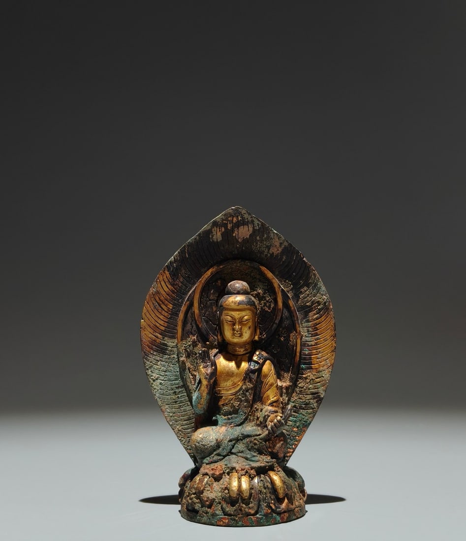 A Solemn Gilt Bronze Statue of Bodhisattva,With Inscription: A Solemn Gilt Bronze Statue of Bodhisattva,With Inscription,Song Dynasty,China,Size:4.9inx3.1inx1.8in