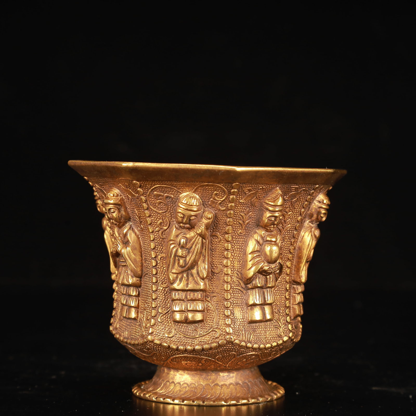 An Exquisite Gilt Bronze Figure Pattern Cup - 4