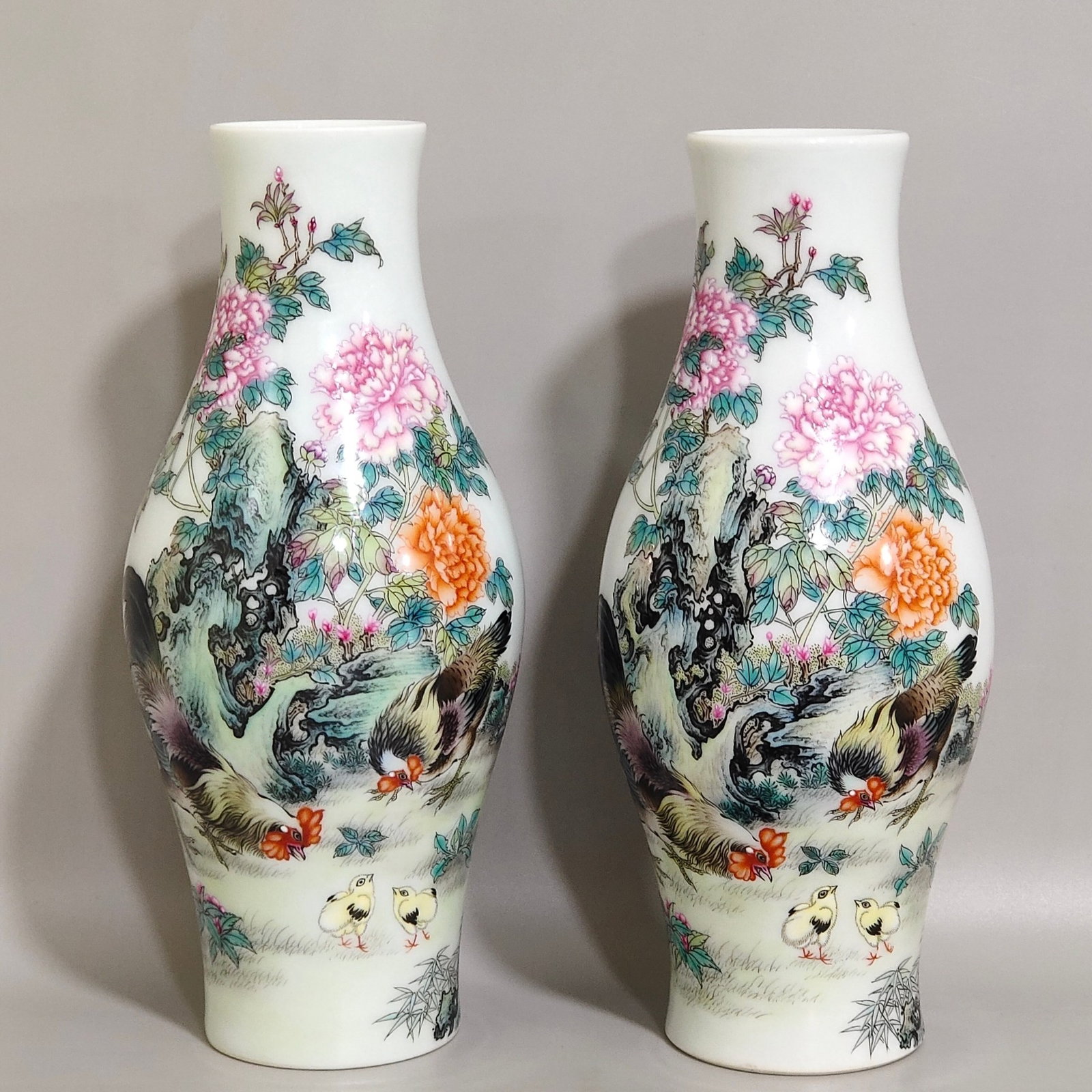 A Pair of Exquisite Enamel Flower and Rooster Pattern Vases,With Poem: A Pair of Exquisite Enamel Flower and Rooster Pattern Vases,With Poem,Qing Dynasty,China,Yongzheng Four-character Mark,Size:6.8inx3in 一对珐琅彩花卉公&#