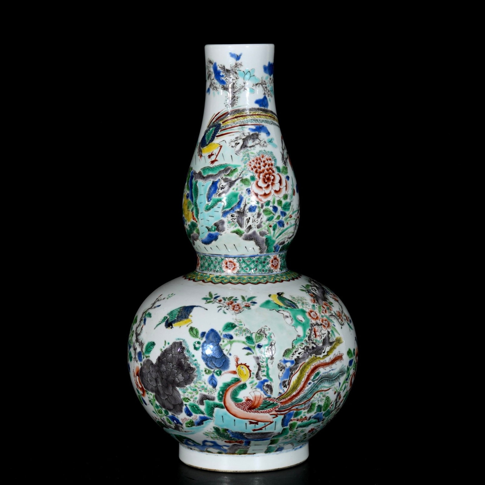 A Huge Wucai Flower and Bird Pattern Gourd Vase: A Huge Wucai Flower and Bird Pattern Gourd Vase,Qing Dynasty,China,Kangxi Six-character Mark,Size:17.3inx9.1in 五彩花鸟纹葫芦瓶,中国清