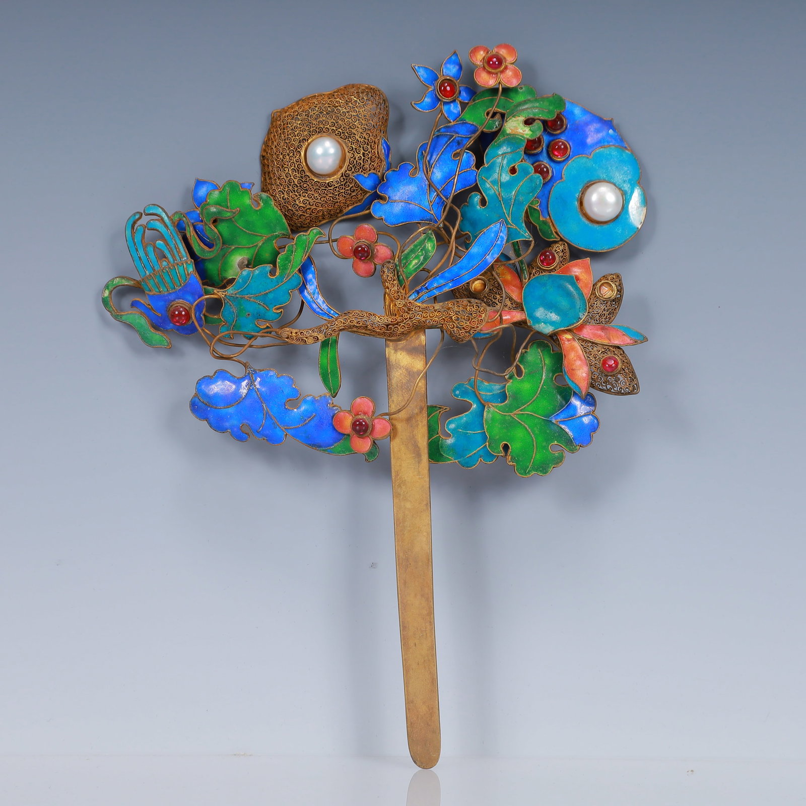 An Exquisite Gilt Bronze Inlaid Gems Flower Pattern Hairpin: An Exquisite Gilt Bronze Inlaid Gems Flower Pattern Hairpin,Qing Dynasty, China,Size:7.1inx5.5in,(Box)12.6inx8.7inx3.5in,Weight:78g 铜鎏金嵌宝石花卉 