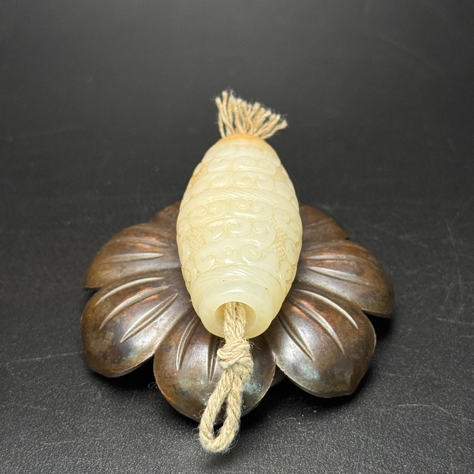 An Exquisite White Jade Ruyi Pattern Pendant - 5
