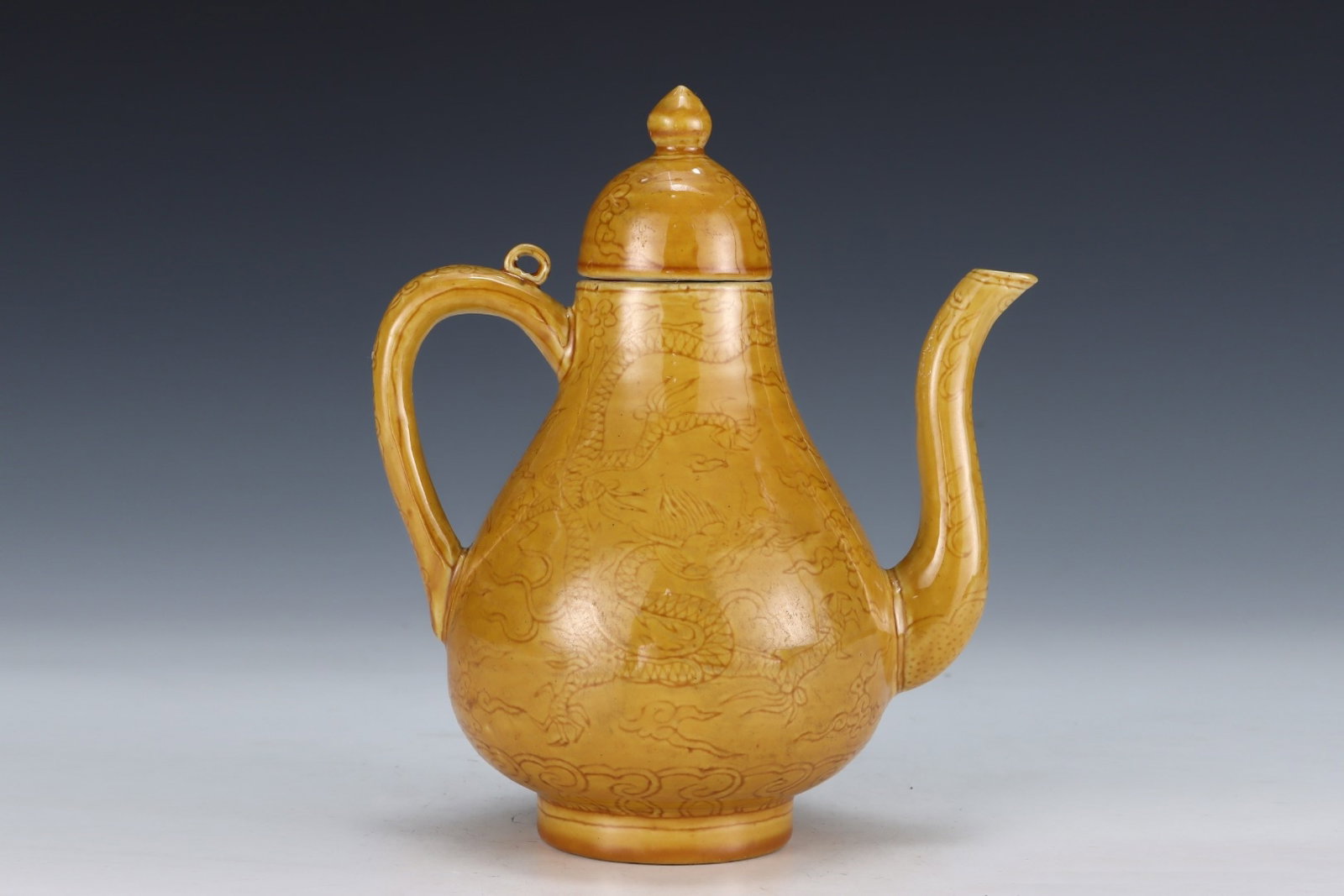 An Exquisite Yellow Glazed Auspicious Cloud and Dragon Pattern Ewer - 3