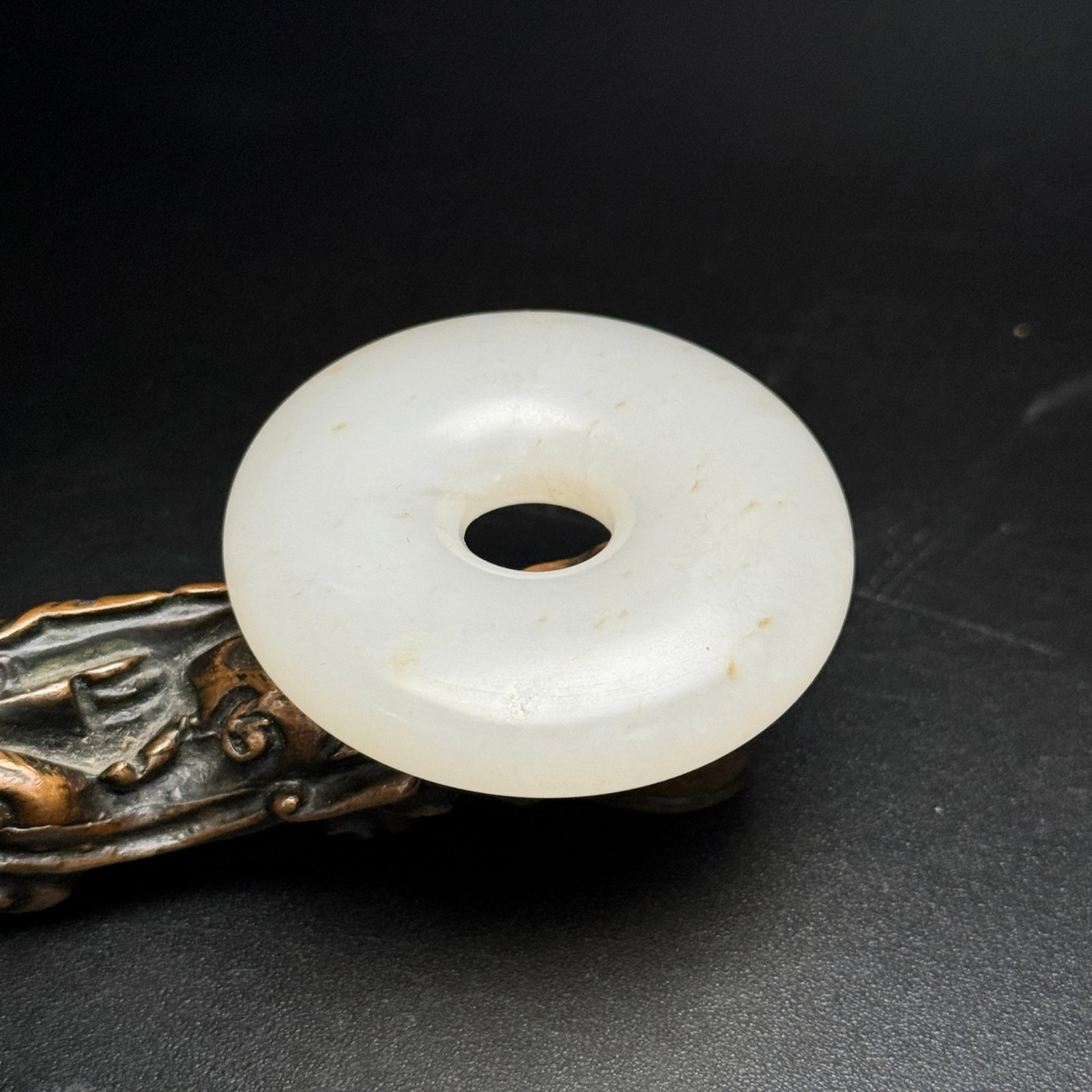 An Exquisite White Jade Pendant - 6
