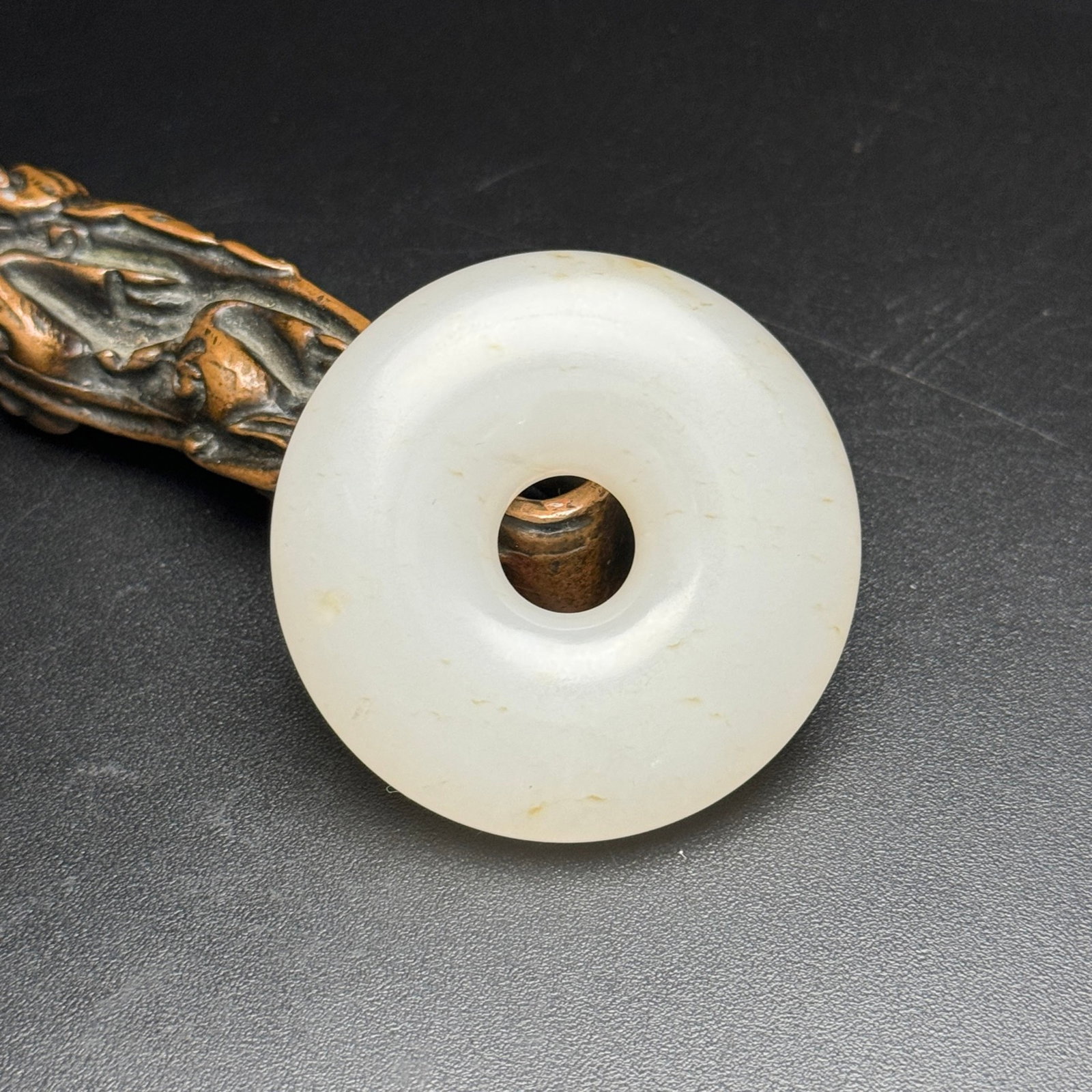 An Exquisite White Jade Pendant - 7
