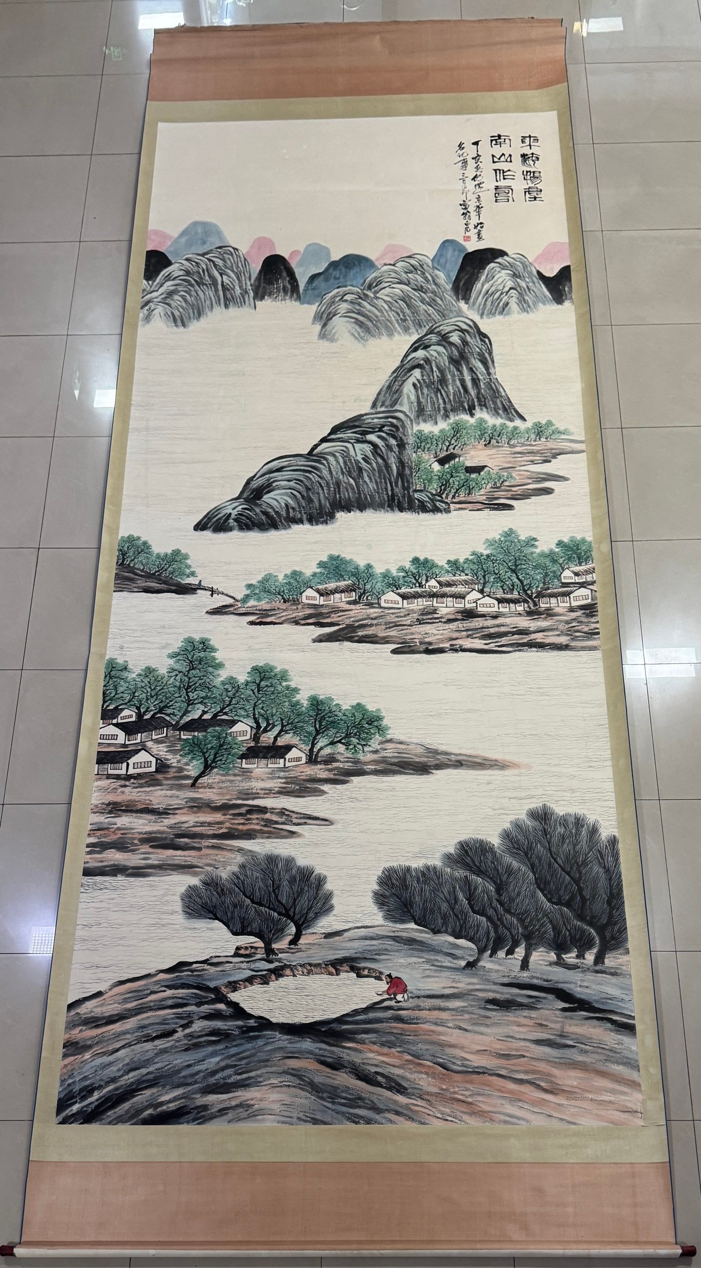 A Chinese Vertical Scroll Ink Painting of Landscape on Paper,Qi Baishi: A Chinese Vertical Scroll Ink Painting of Landscape on Paper,Qi Baishi,Size:78.7inx196.8in 一幅中国水墨山水画立轴,齐白