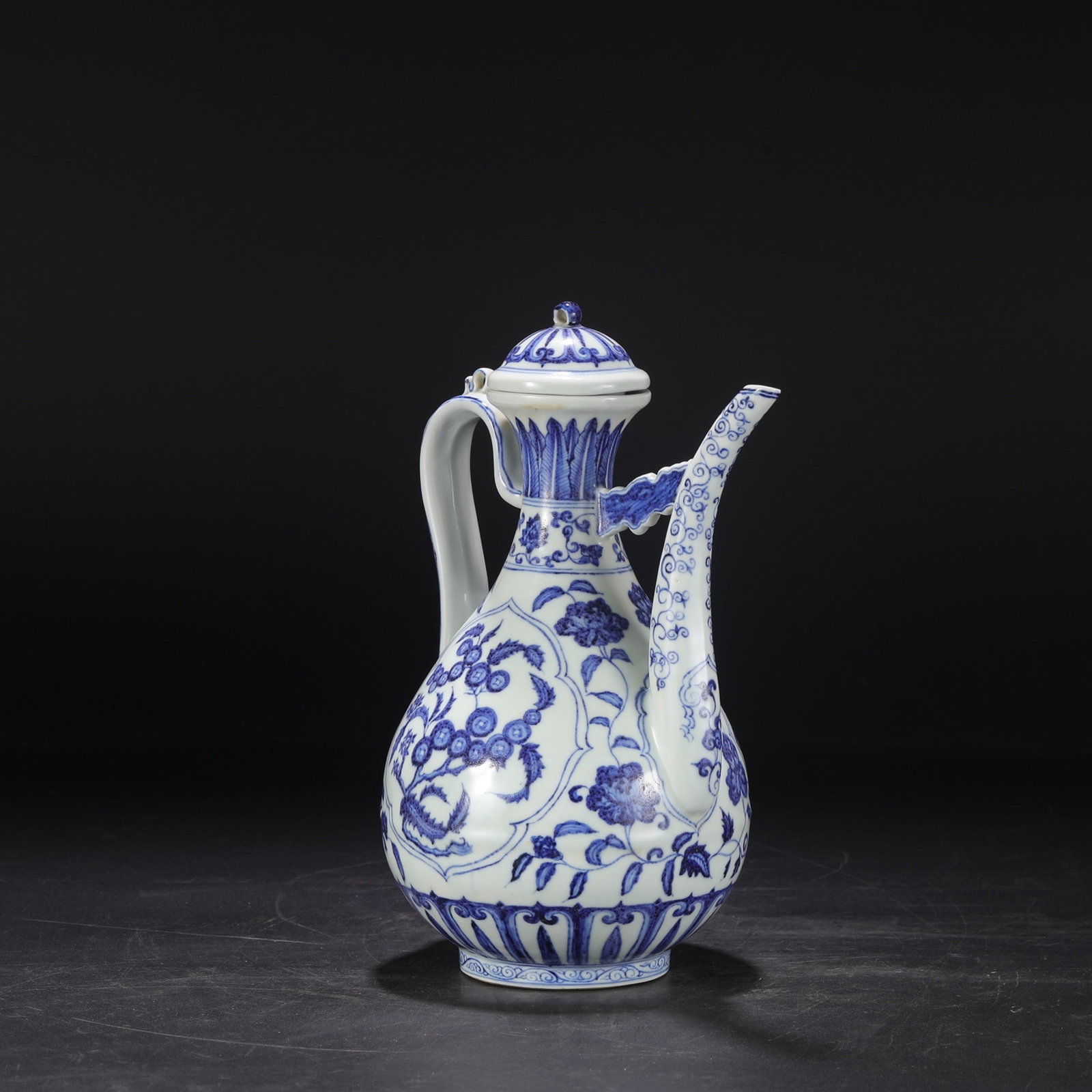 A Rare Blue and White Fruit Pattern Ewer - 7