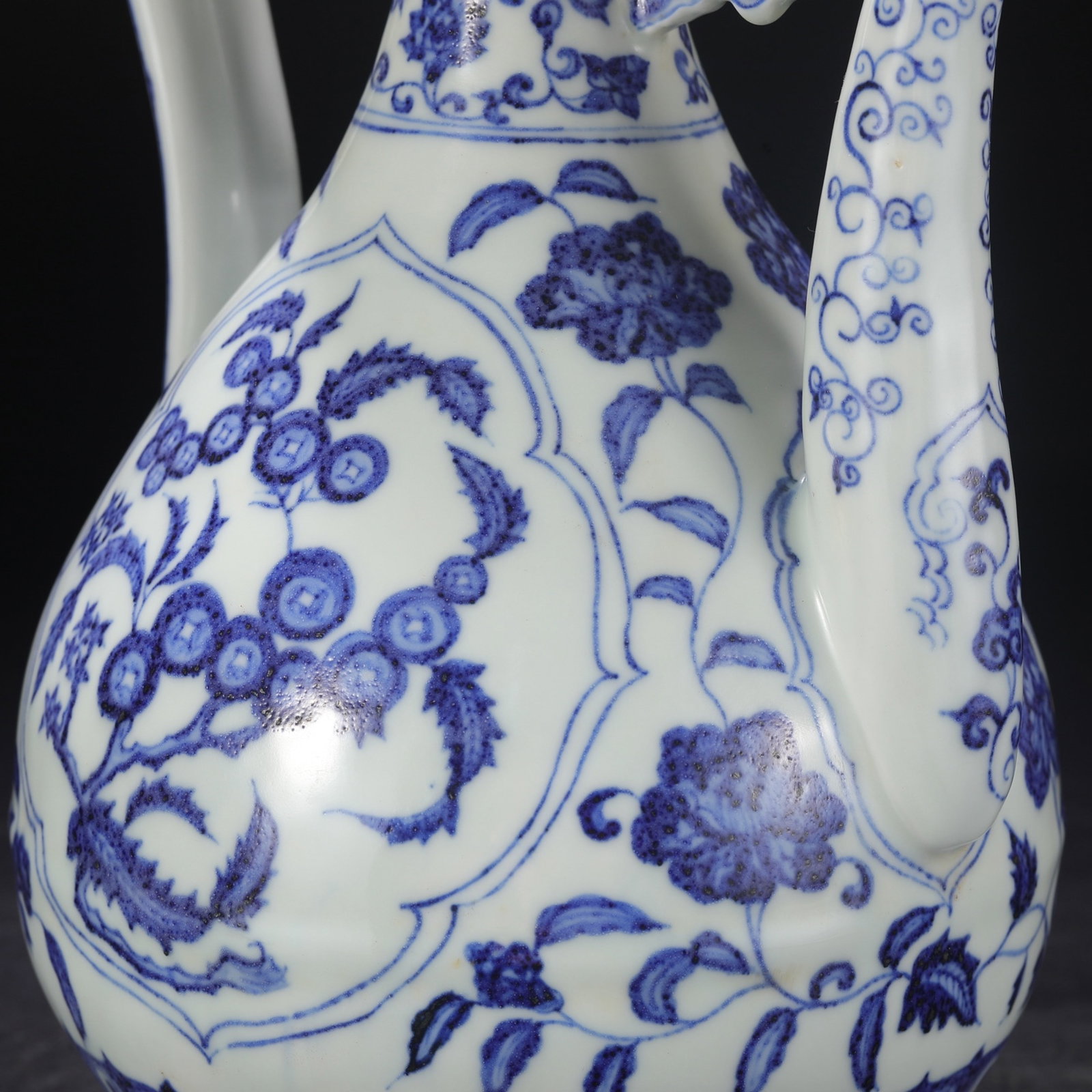 A Rare Blue and White Fruit Pattern Ewer - 8