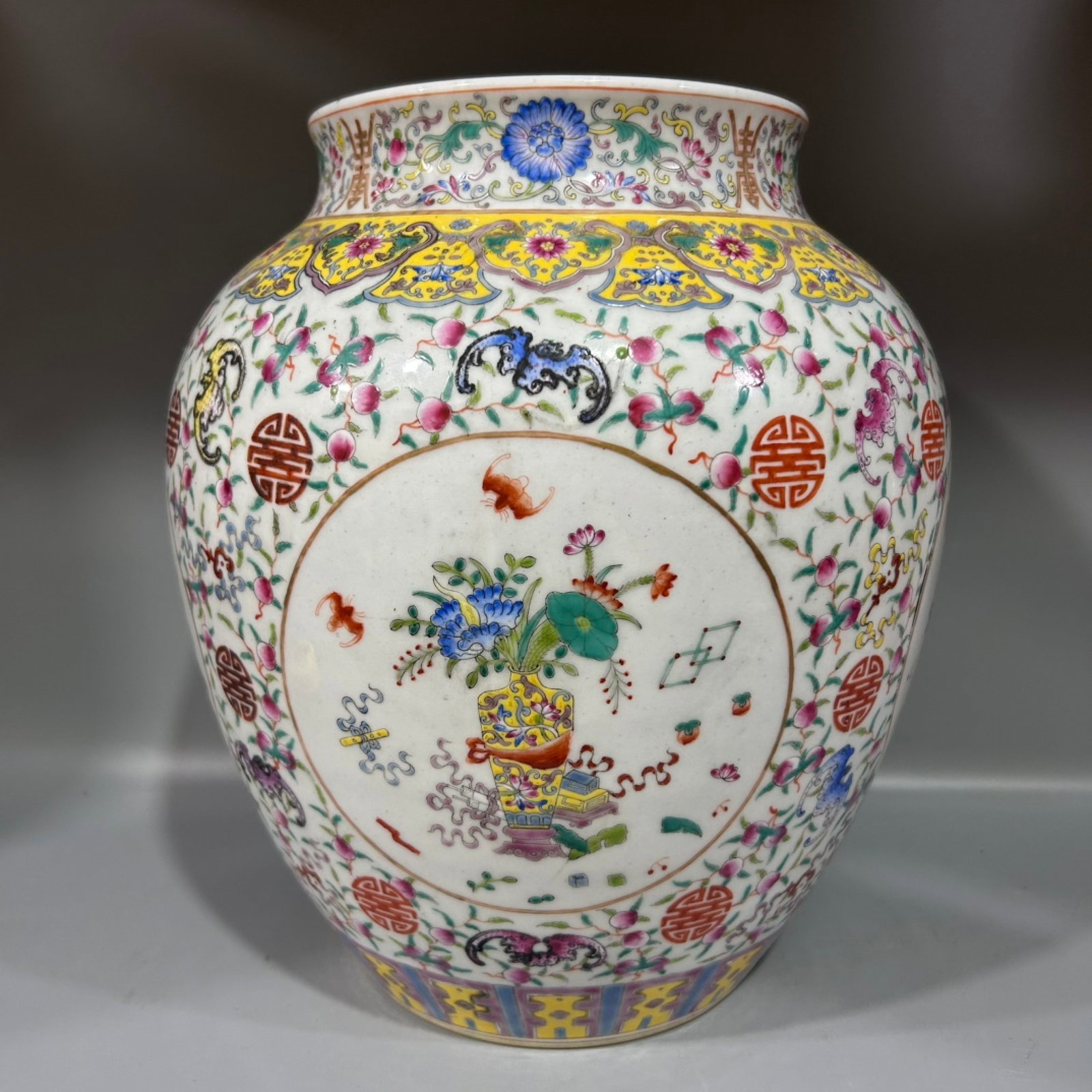 A Rare Famille-Rose Bats and Peach Pattern Jar: A Rare Famille-Rose Bats and Peach Pattern Jar,Qing Dynasty,China,Daoguang Six-character Mark,Size:8.1inx12.4in 粉彩福寿纹罐,中国清代,๮
