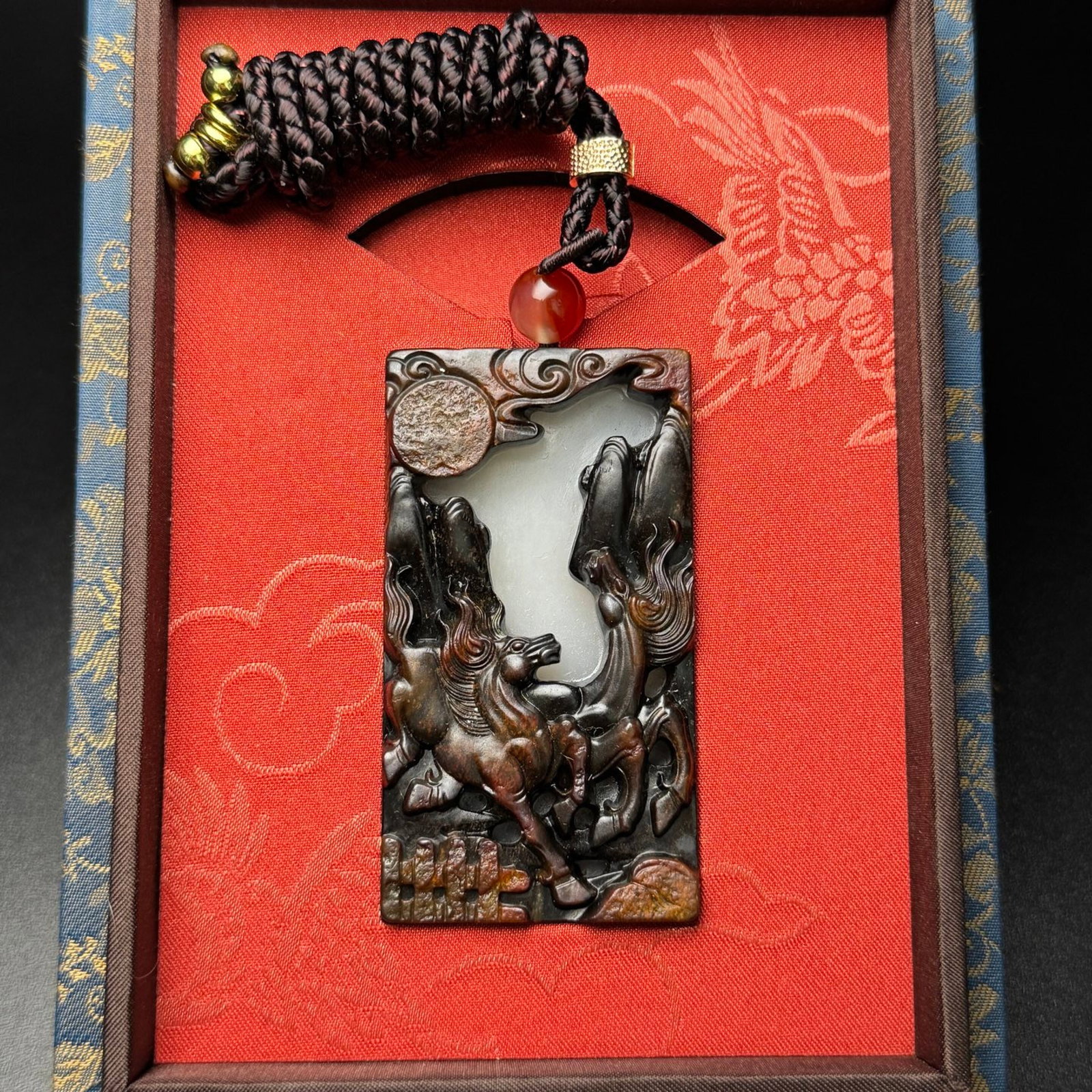 An Exquisite White Jade Horse Pattern Pendant: An Exquisite White Jade Horse Pattern Pendant,Qing Dynasty,China,Size:40mmx74mmx14mm,Weight:96g 白玉马纹挂件,中国清代
