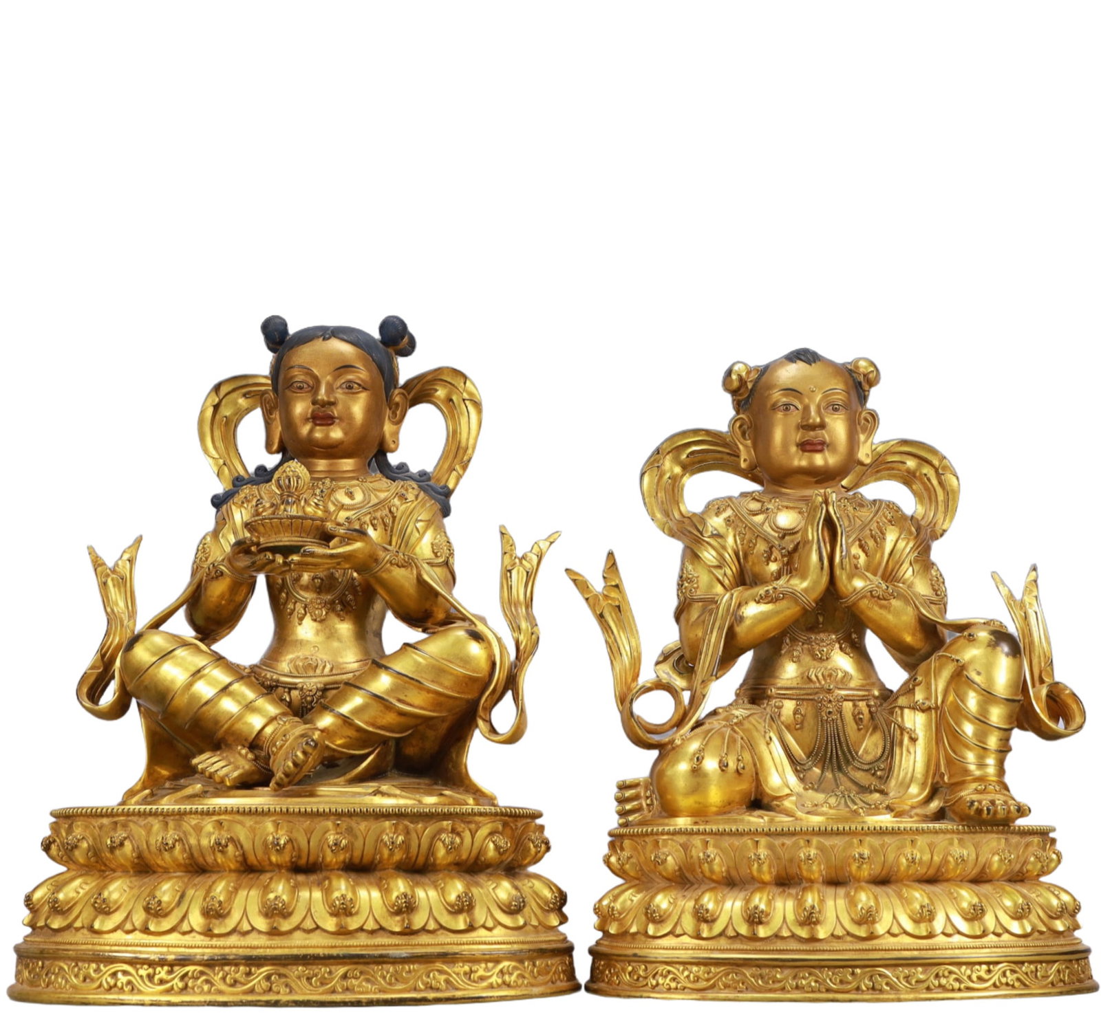 A Pair of Solemn Gilt Bronze Statue of Figures: A Pair of Solemn Gilt Bronze Statue of Figures,Ming Dynasty, China,Size:11.8inx9.1inx16.1in Weight:21250g 一对铜鎏金人物像,中国明É