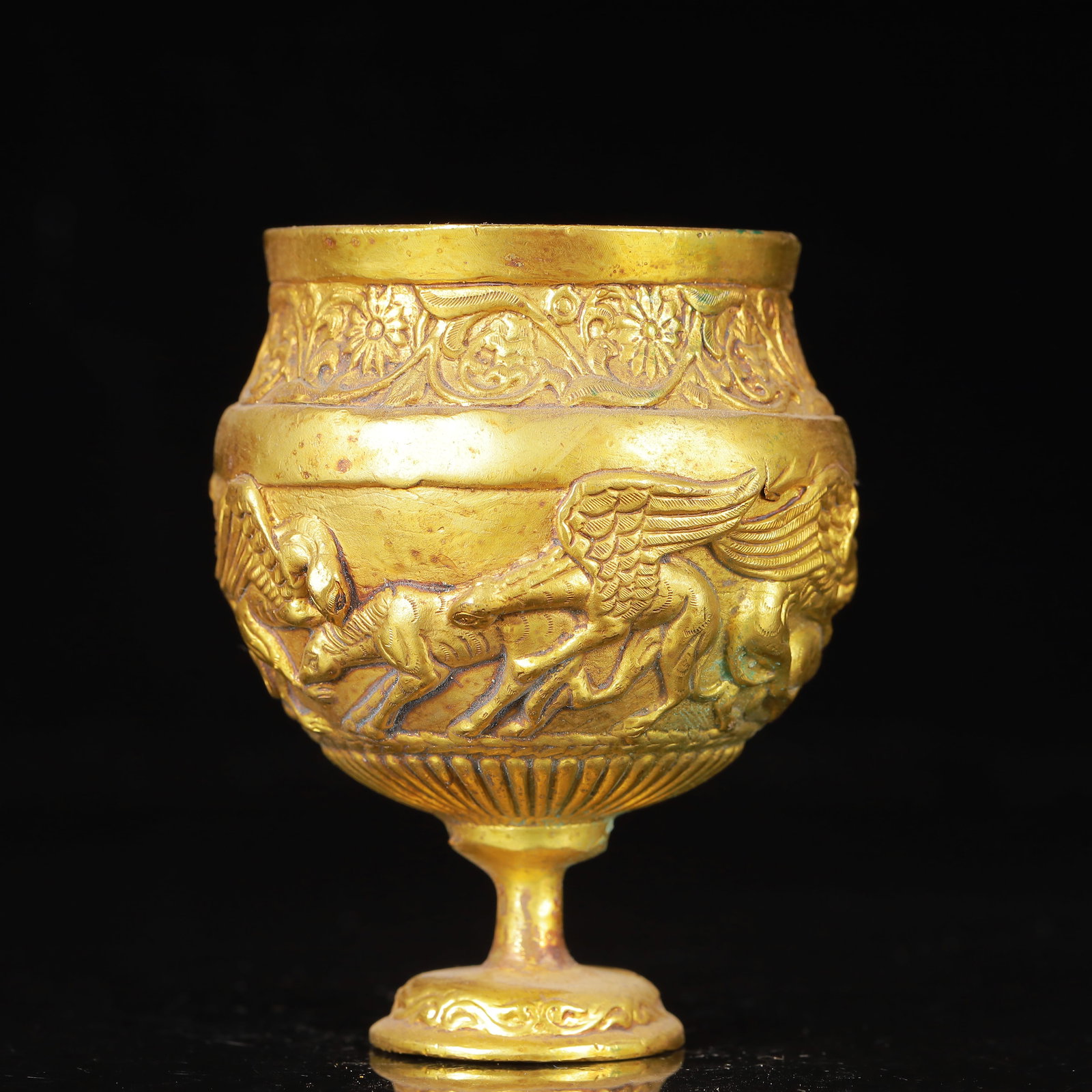 An Exquisite Gilt Bronze Auspicious Beast Pattern Cup - 2