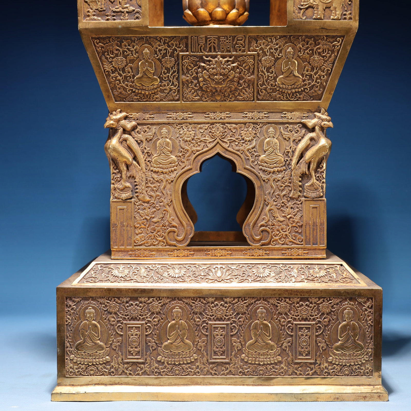 An Exquisite Gilt Bronze Figure Pattern Niche - 4