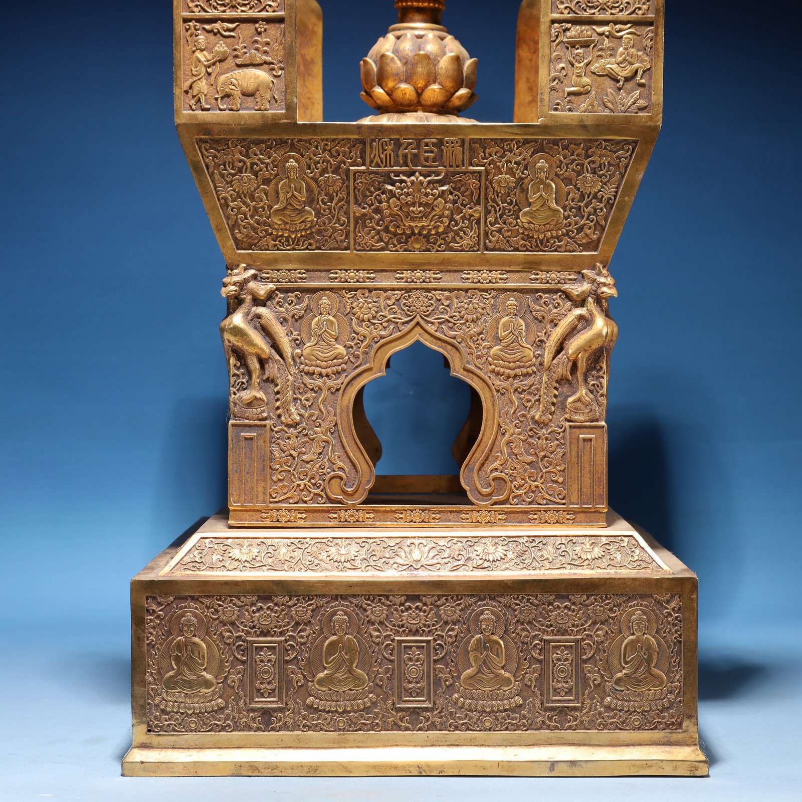 An Exquisite Gilt Bronze Figure Pattern Niche - 7