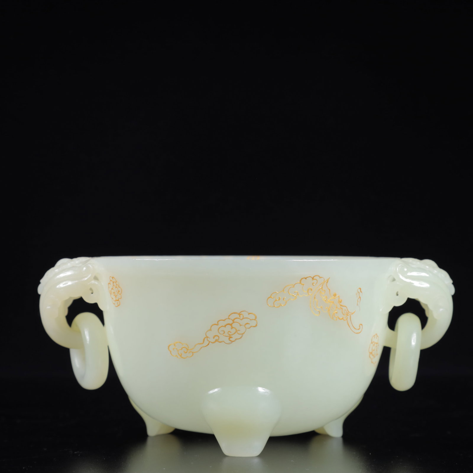 An Exquisite White Jade Auspicious Cloud Pattern Double-Ears and Tripod Jar: An Exquisite White Jade Auspicious Cloud Pattern Double-Ears and Tripod Jar,Qing Dynasty, China,Size:6.3inx0.6inx2.8in,Weight:350g