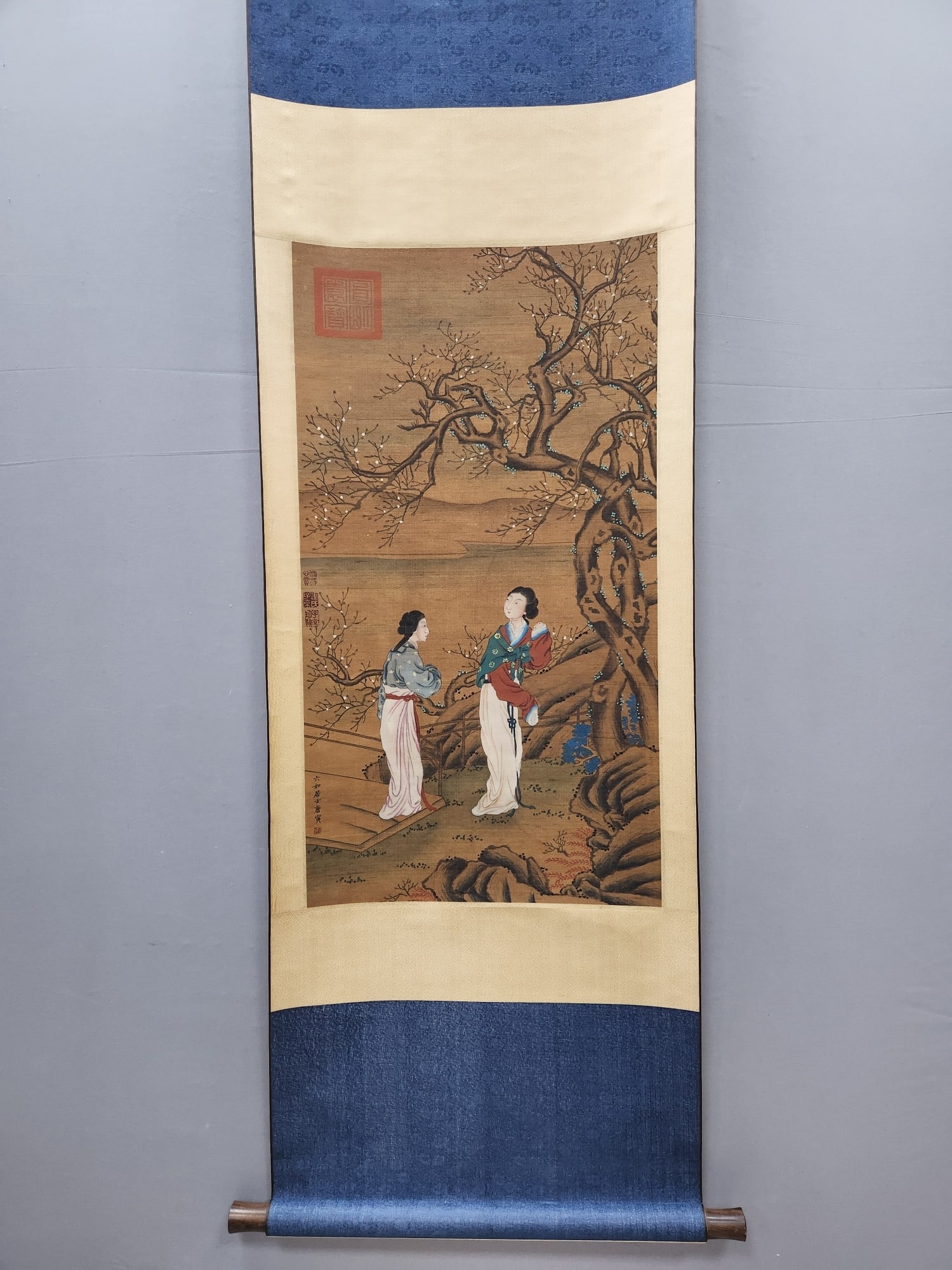 A Chinese Vertical Scroll Ink Painting of Figure on Silk,Tang Yin: A Chinese Vertical Scroll Ink Painting of Figure on Silk,Tang Yin,Size:(Without frame)32.3inx17.7in 一幅中国水墨绢本人物画立$