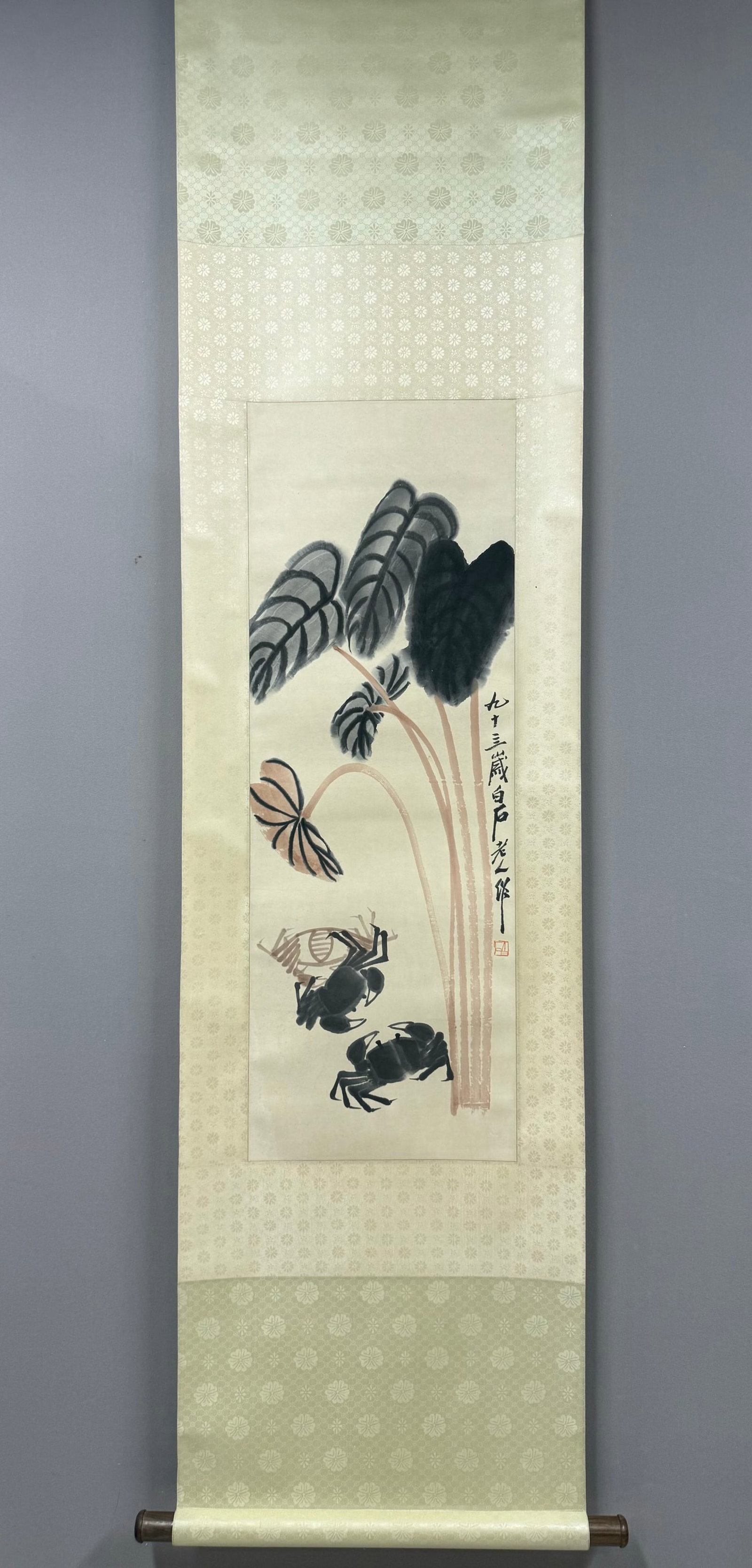A Chinese Vertical Scroll Ink Painting of Crab on Paper,Qi Baishi: A Chinese Vertical Scroll Ink Painting of Crab on Paper,Qi Baishi,Size:38.2inx13.4in 一幅中国水墨螃蟹图立轴,齐白石