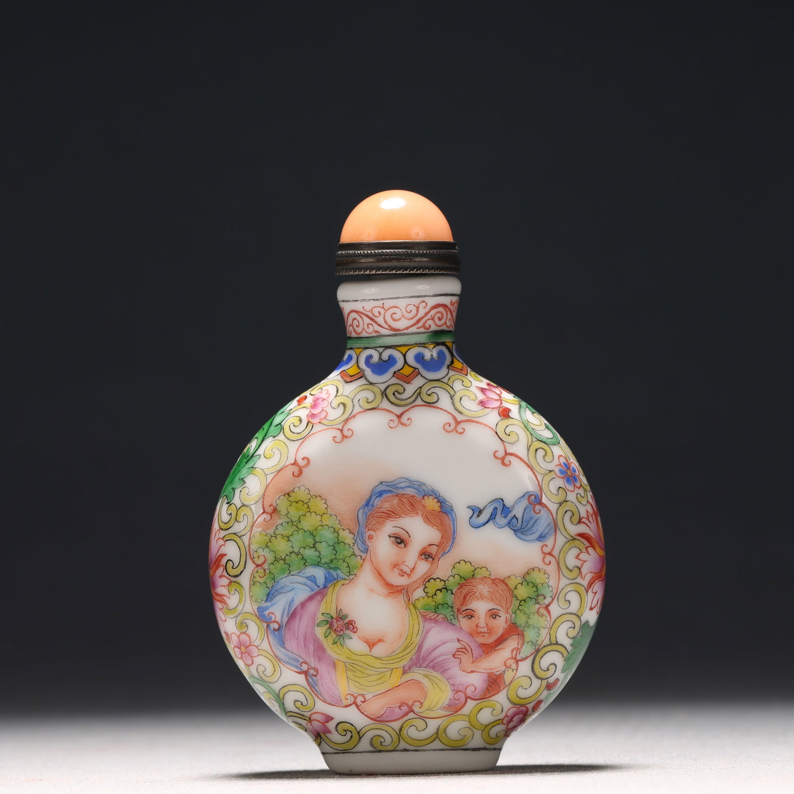 A Fine Enamel Figure Pattern Porcelain Snuff Bottle: A Fine Enamel Figure Pattern Porcelain Snuff Bottle, Qing Dynasty, China, Qianlong Mark, Size:1.8inx0.8inx3.1in 瓷胎画珐琅彩人物纹鼻烟