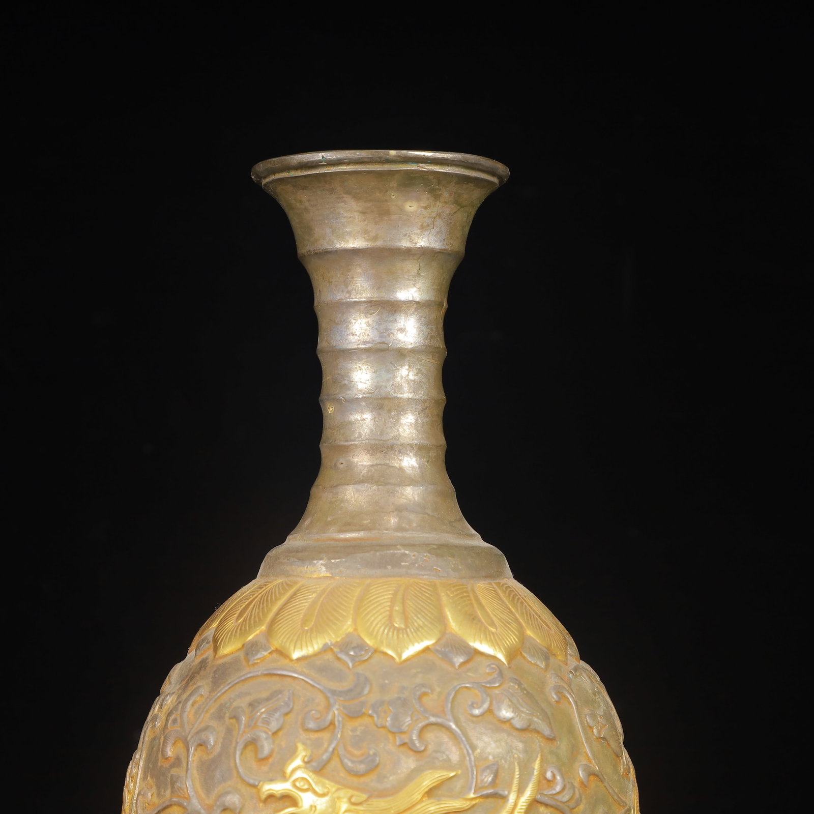 An Exquisite Gilt Silver Dragon and Phoenix Pattern Vase - 2