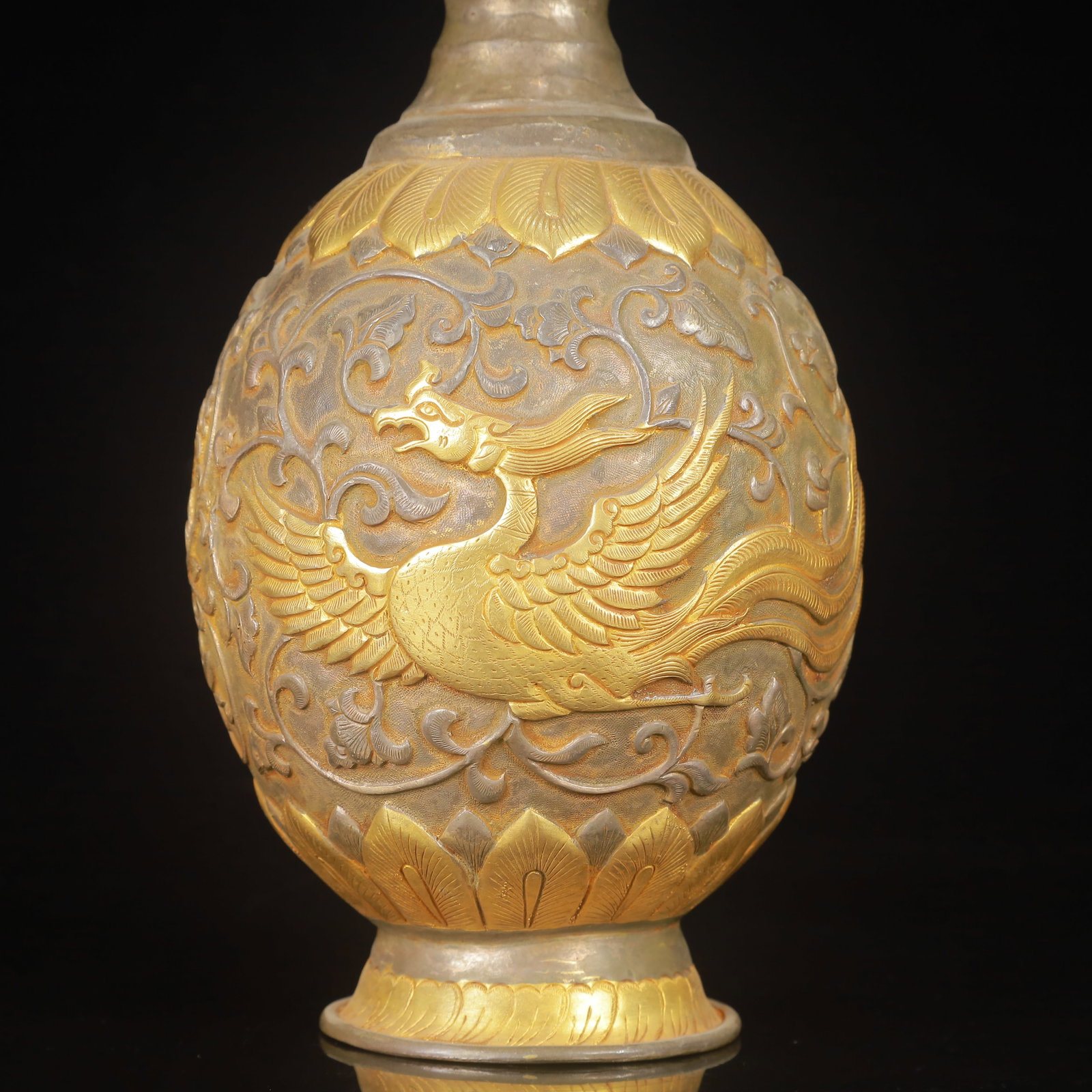 An Exquisite Gilt Silver Dragon and Phoenix Pattern Vase - 3