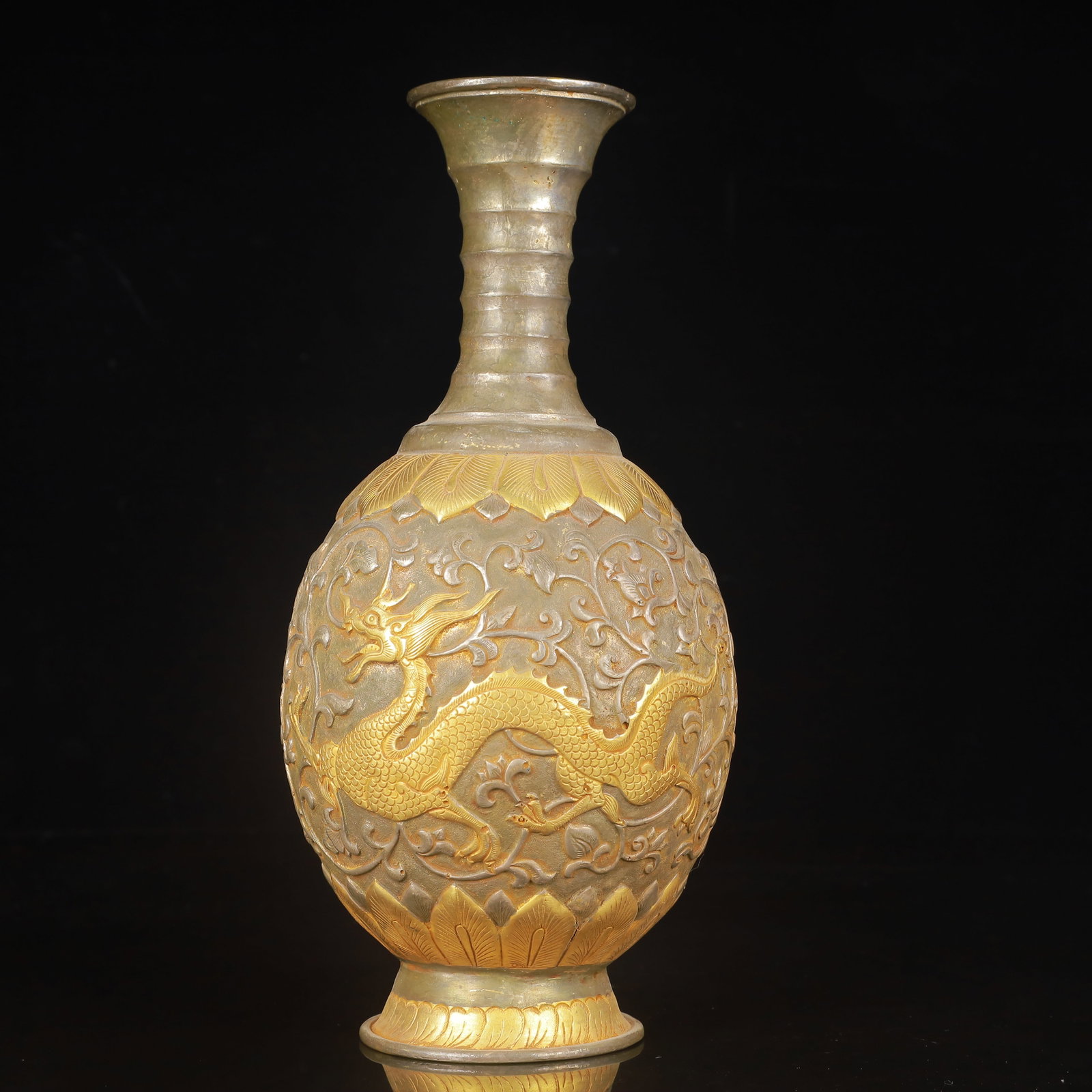 An Exquisite Gilt Silver Dragon and Phoenix Pattern Vase - 6
