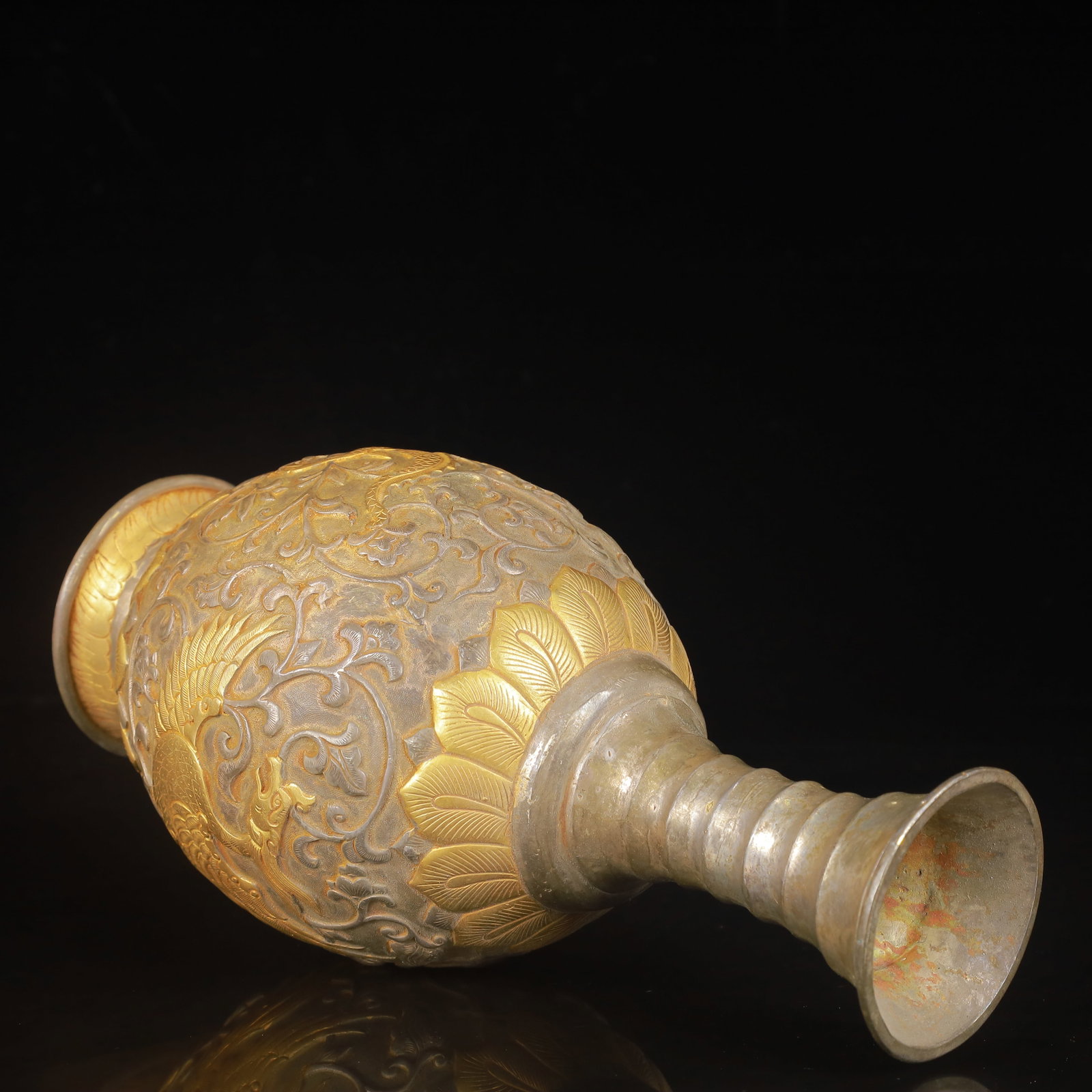 An Exquisite Gilt Silver Dragon and Phoenix Pattern Vase - 9