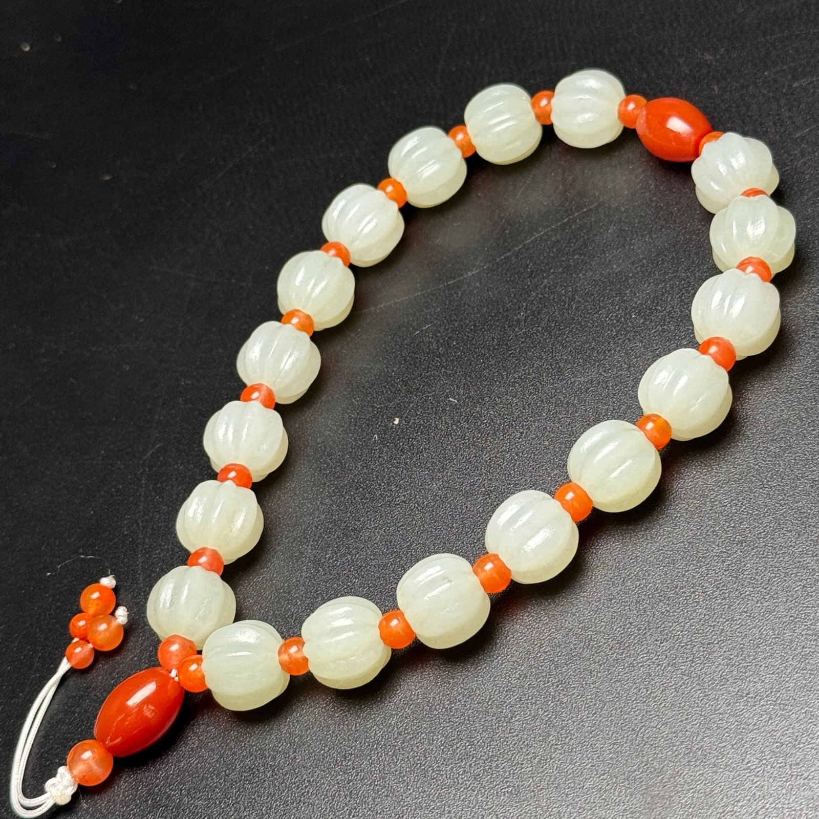 An Exquisite White Jade Pumpkin-Shaped Bracelets - 3