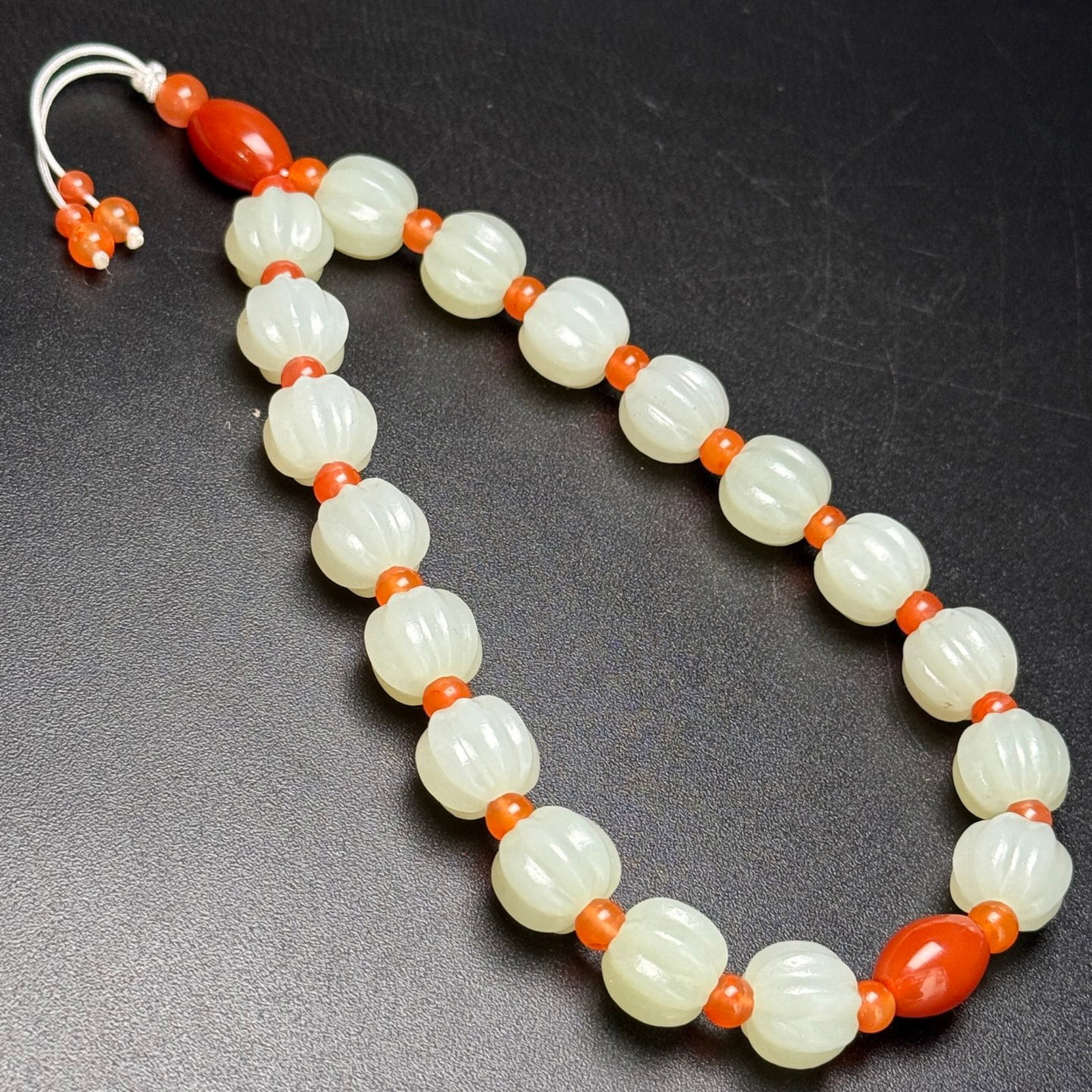 An Exquisite White Jade Pumpkin-Shaped Bracelets - 4