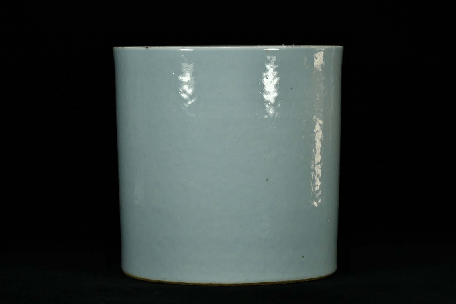 An Exquisite Sky Blue Glazed Brush Pot: An Exquisite Sky Blue Glazed Brush Pot,Song Dynasty,China,Size:7.9inx7.9in 天青釉笔筒,中国宋代