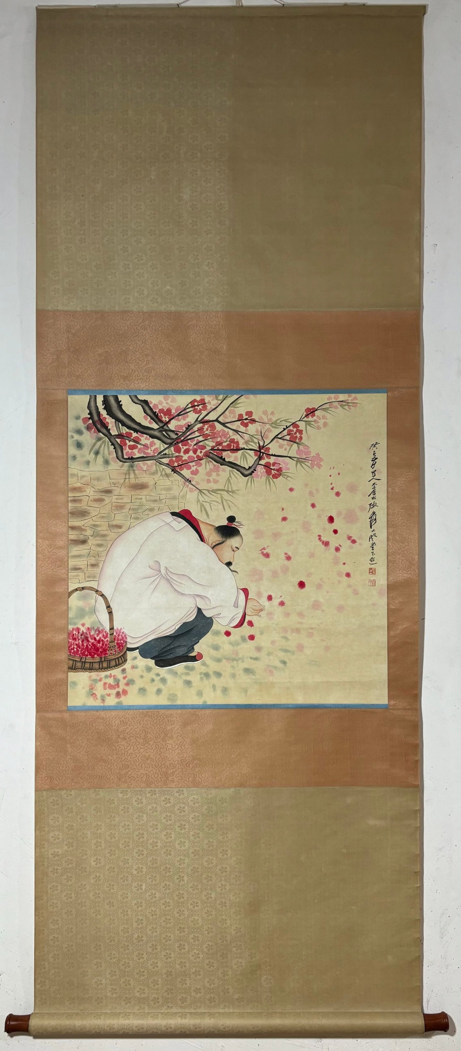 A Chinese Vertical Scroll Ink Painting of Figure on Paper,Zhang Daqian: A Chinese Vertical Scroll Ink Painting of Figure on Paper,Zhang Daqian,Size:(Without frame)24.8inx25.6in 一幅中国水墨人物画立轴,ঃ