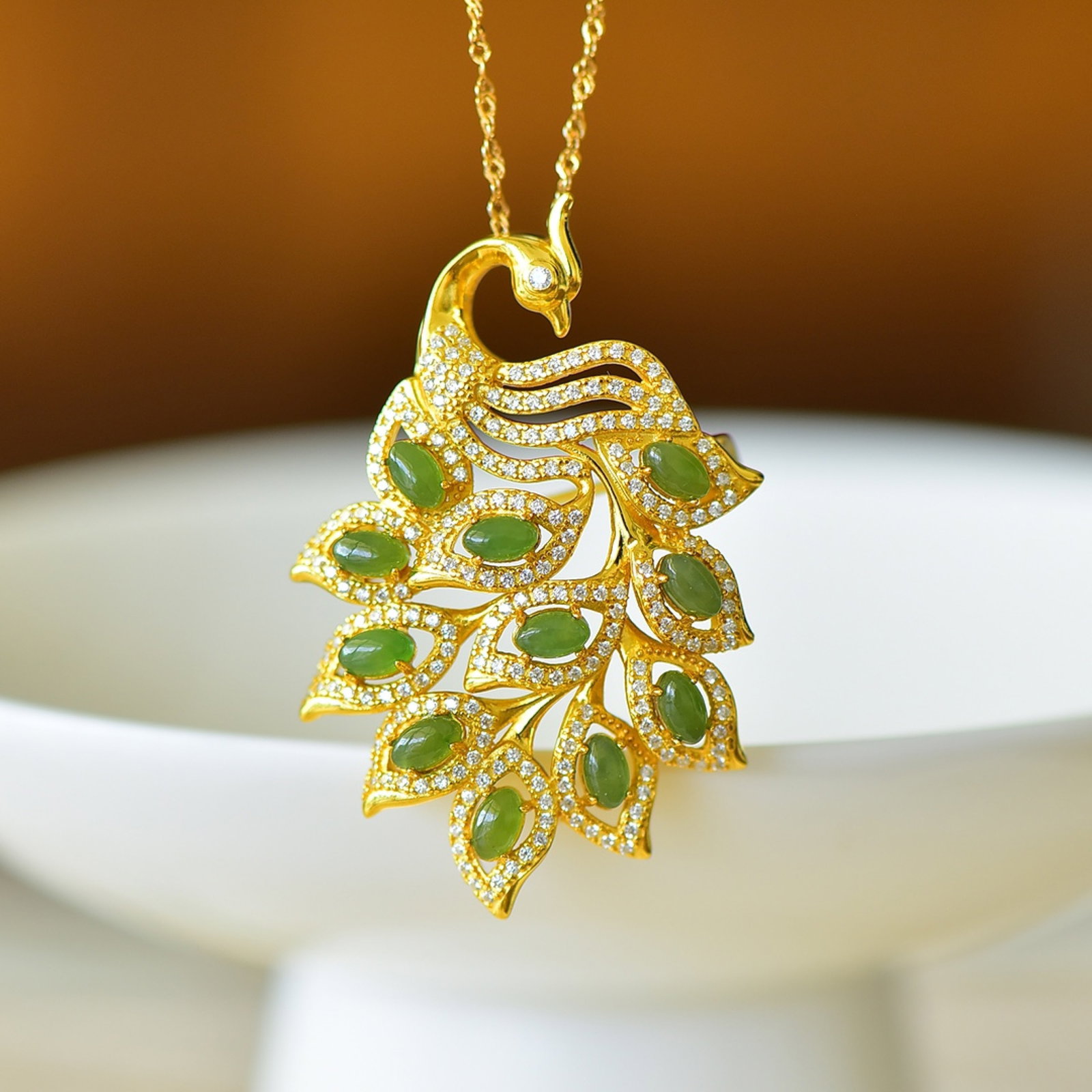 An Exquisite Sterling Silver-Gold Plated Inlaid Jasper Pendant,Inlaid Diamond: An Exquisite Sterling Silver-Gold Plated Inlaid Jasper Pendant,Inlaid Diamond,Size:3mmx5mm 纯银镀金镶碧玉吊坠,嵌钻石
