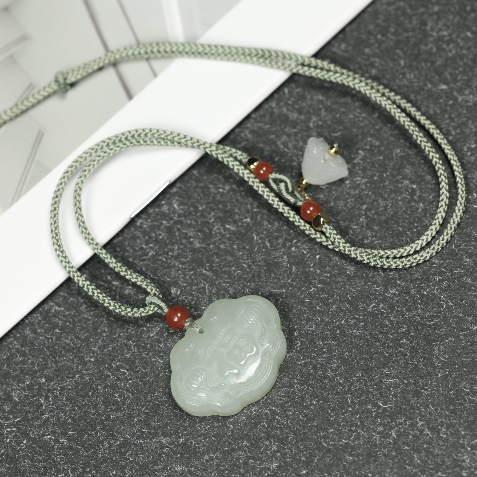 An Exquisite White Jade Fu-Character Pattern Pendant - 5