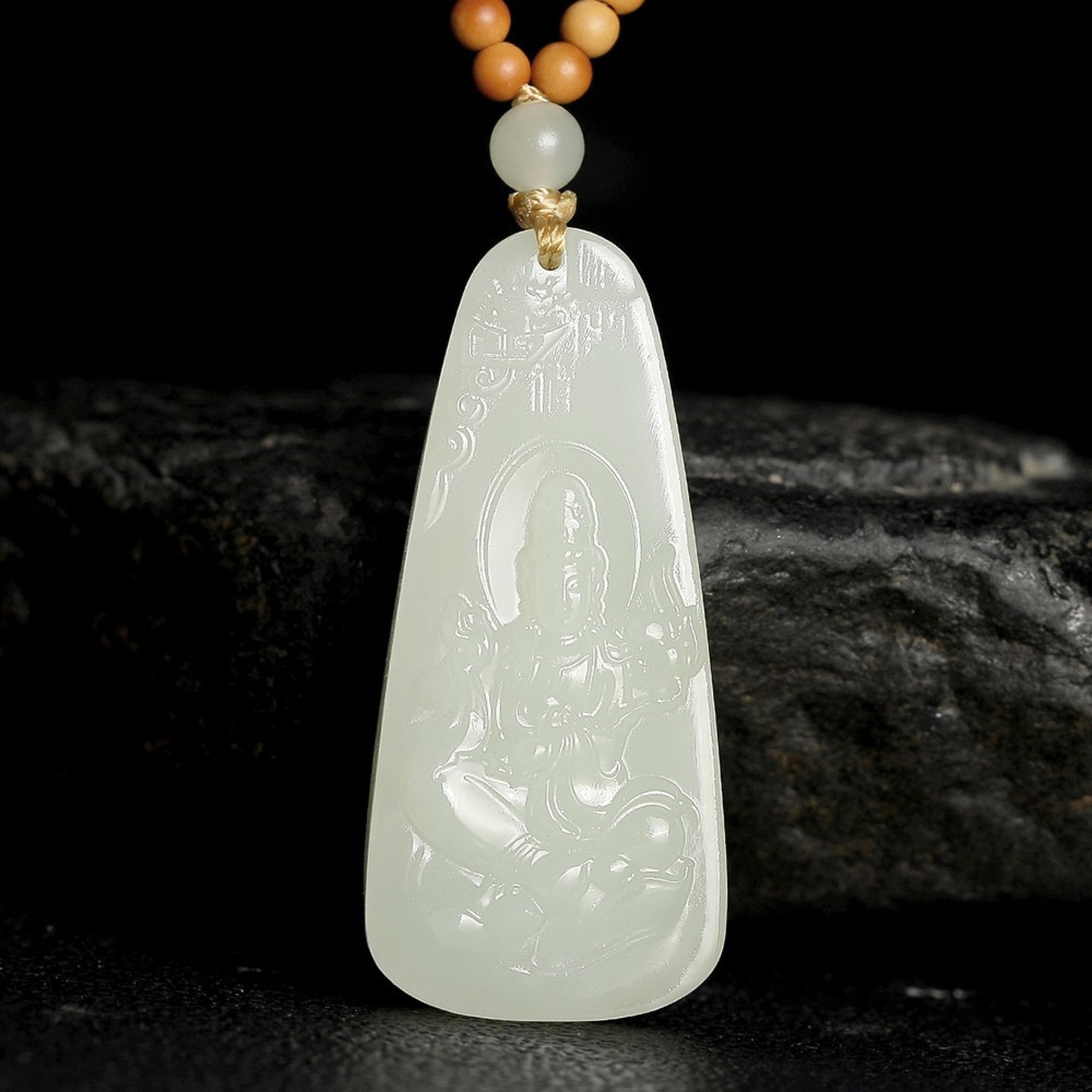 An Exquisite White Jade Statue of Avalokitesvara Pendant: An Exquisite White Jade Statue of Avalokitesvara Pendant,Size:40mmx18mmx8mm 白玉观音像挂件