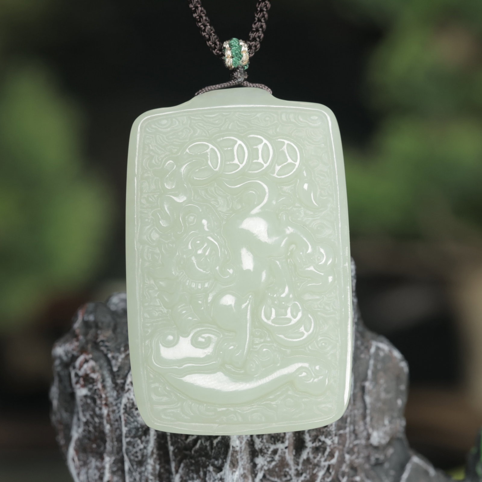 An Exquisite White Jade Auspicious Beast Pattern Pendant - 2