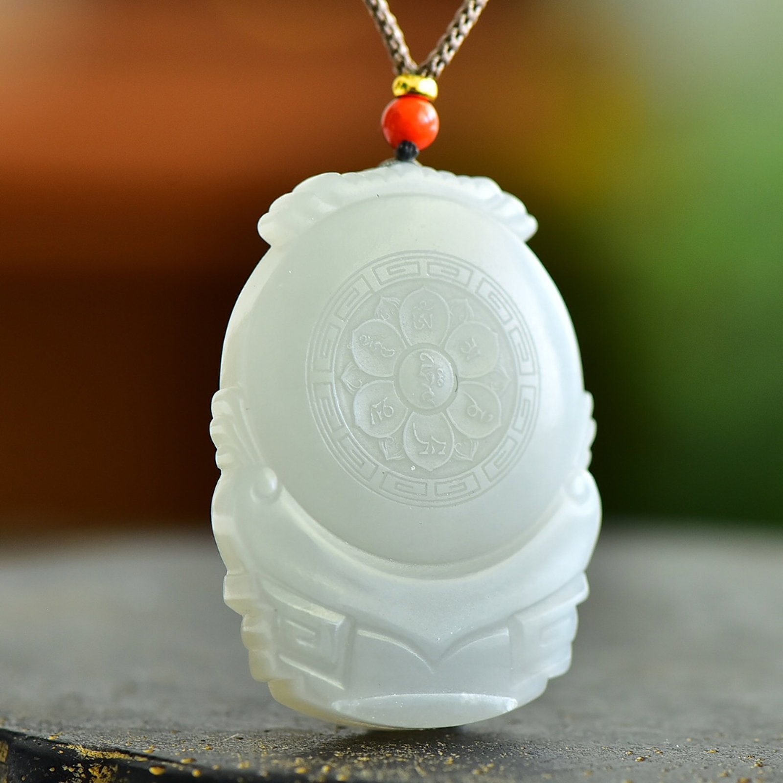 An Exquisite White Jade Buddha Pattern Pendant - 2