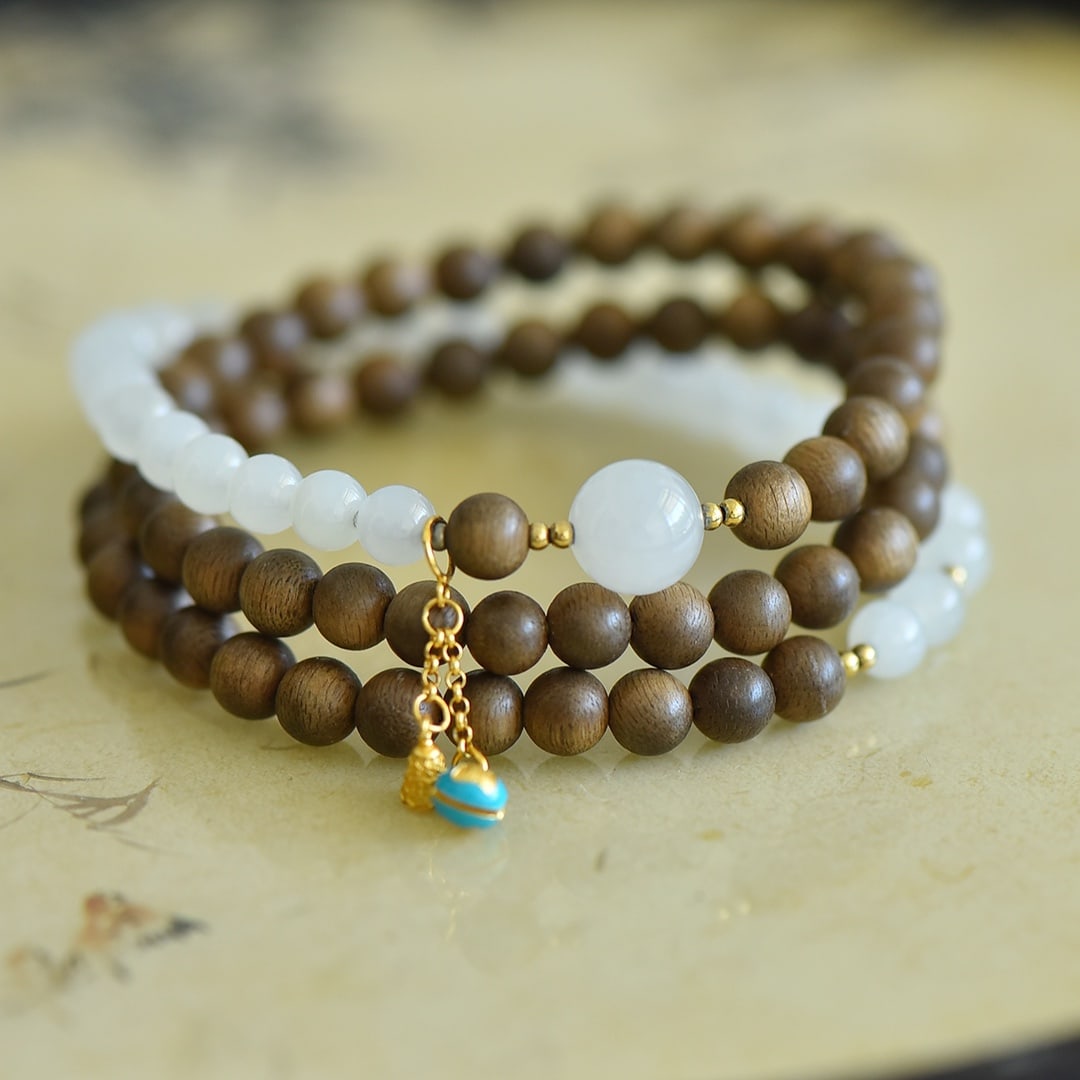 An Exquisite White Jade Eaglewood Bracelets - 4