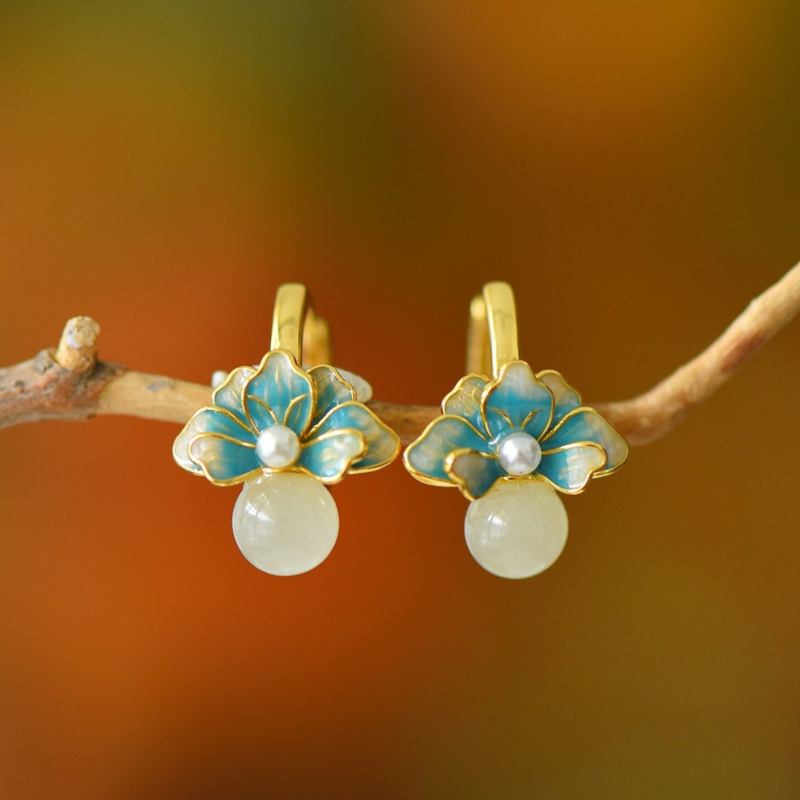A Pair of Exquisite Sterling Silver-Gold Plated Inlaid White Jade Earrings,Inlaid Pearls: A Pair of Exquisite Sterling Silver-Gold Plated Inlaid White Jade Earrings,Inlaid Pearls,Size:6mmx6mm