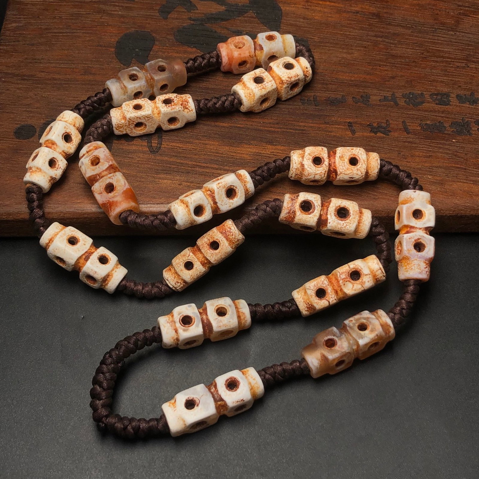 An Exquisite Agate Necklace - 5