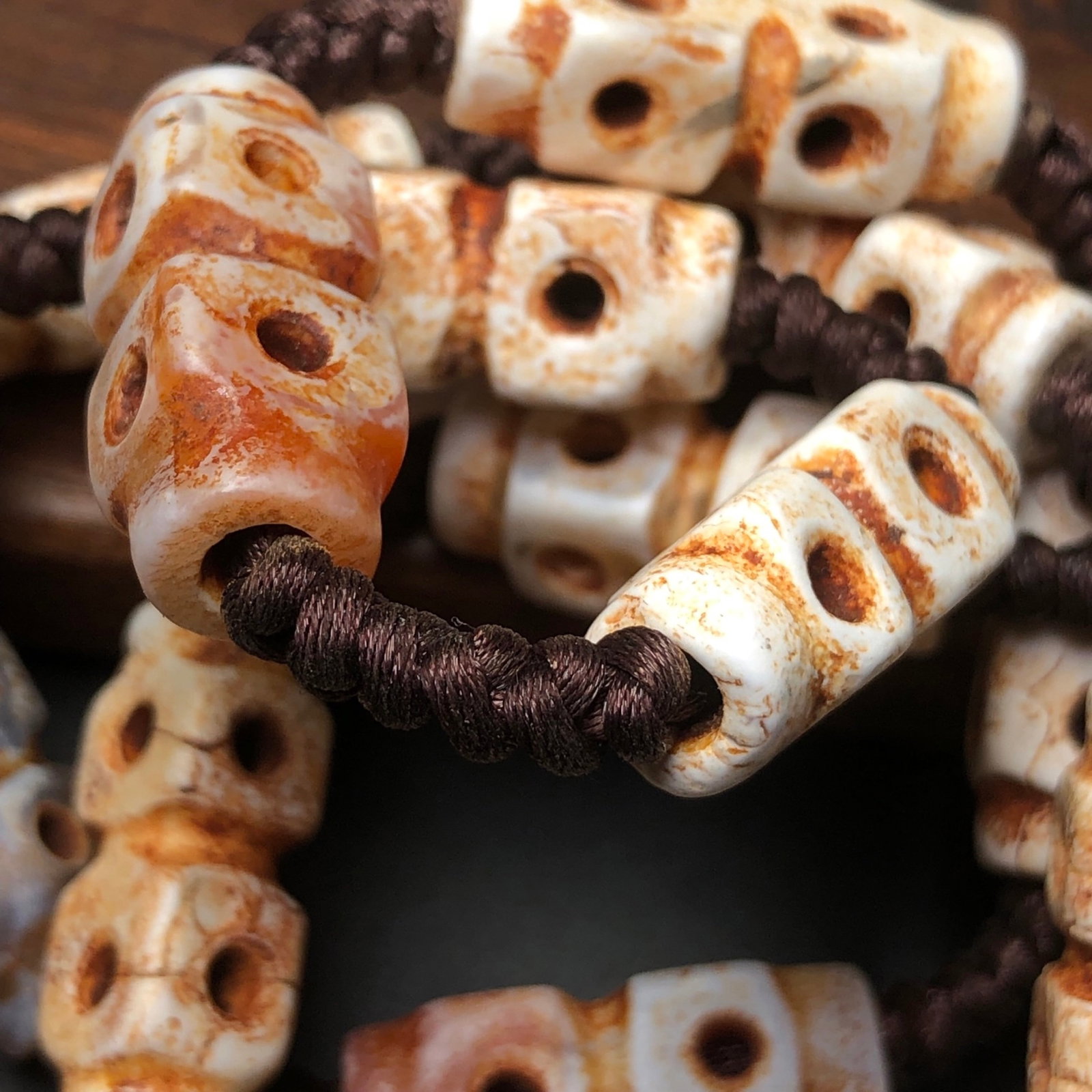 An Exquisite Agate Necklace - 8