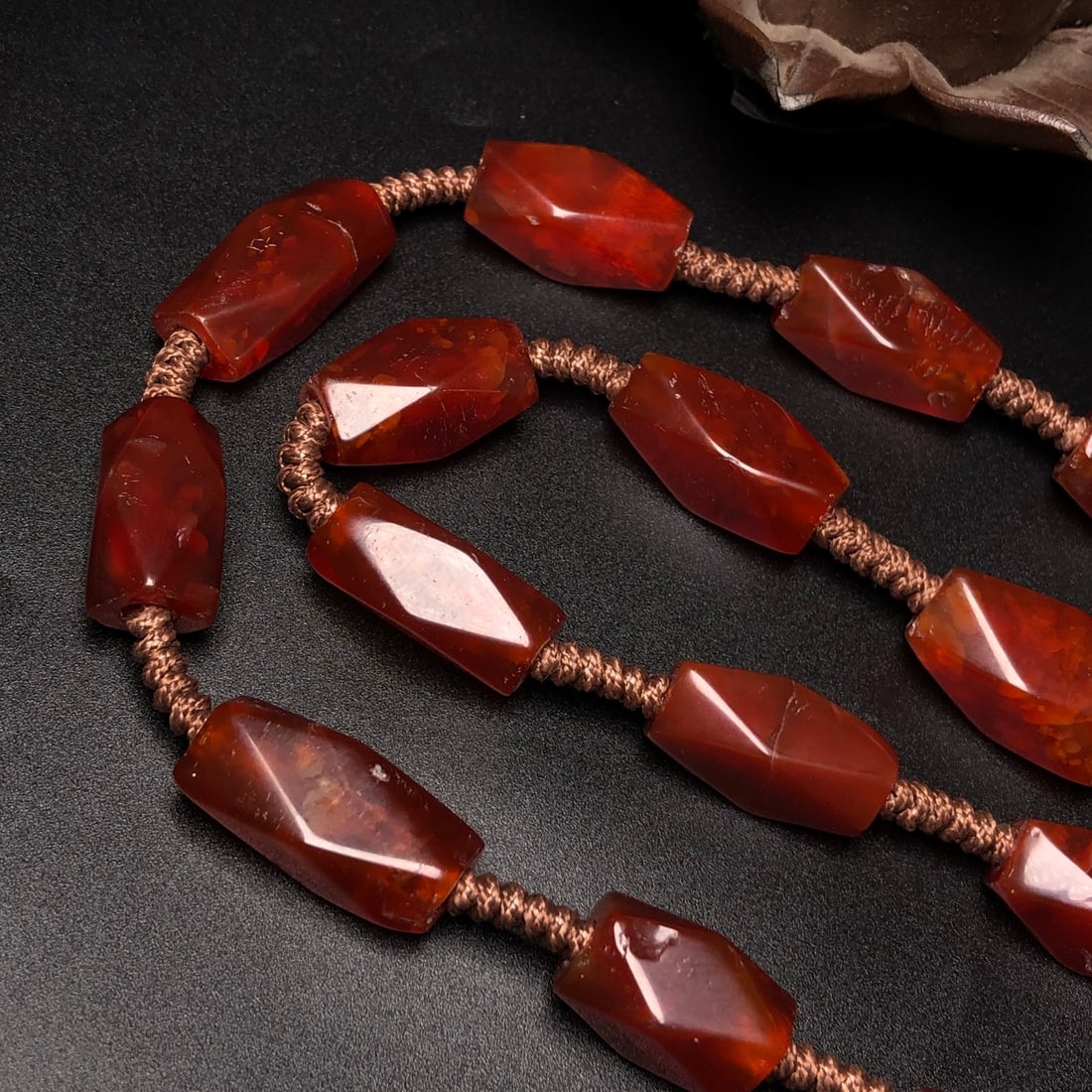 An Exquisite Agate Necklace - 5