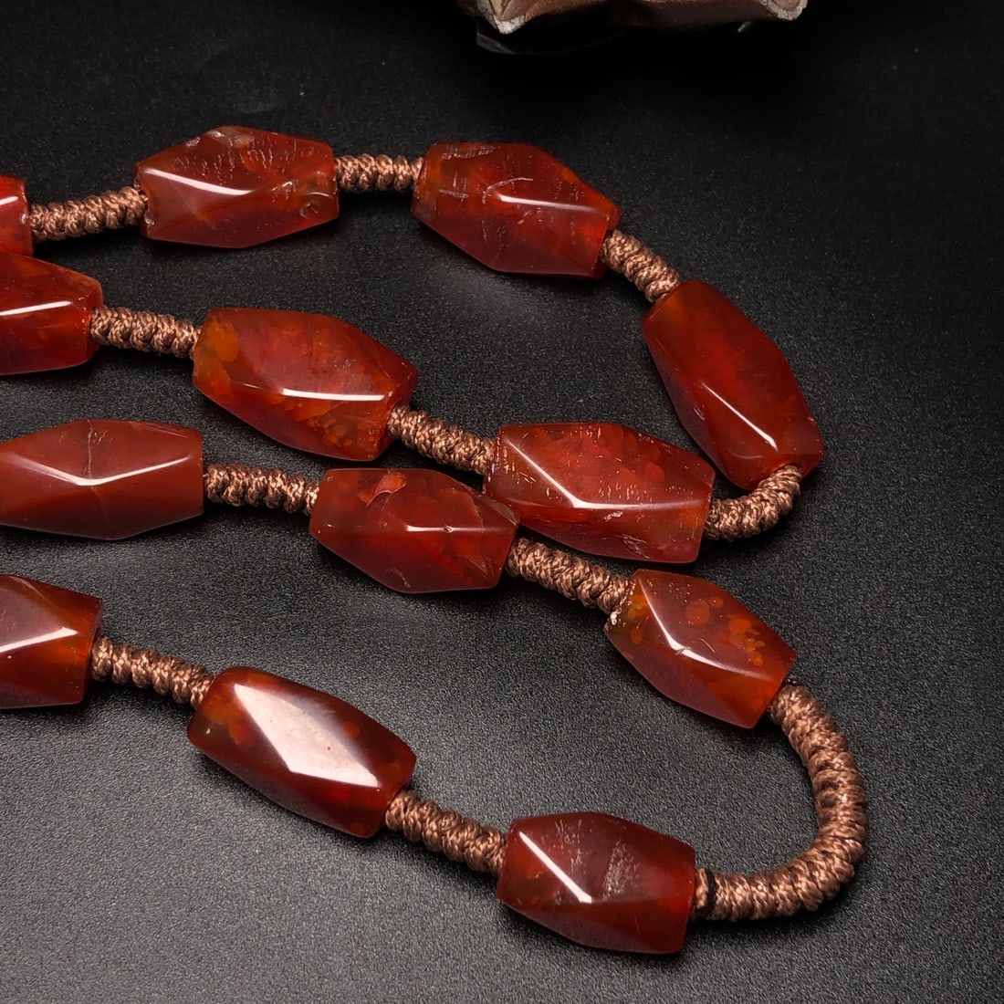 An Exquisite Agate Necklace - 6