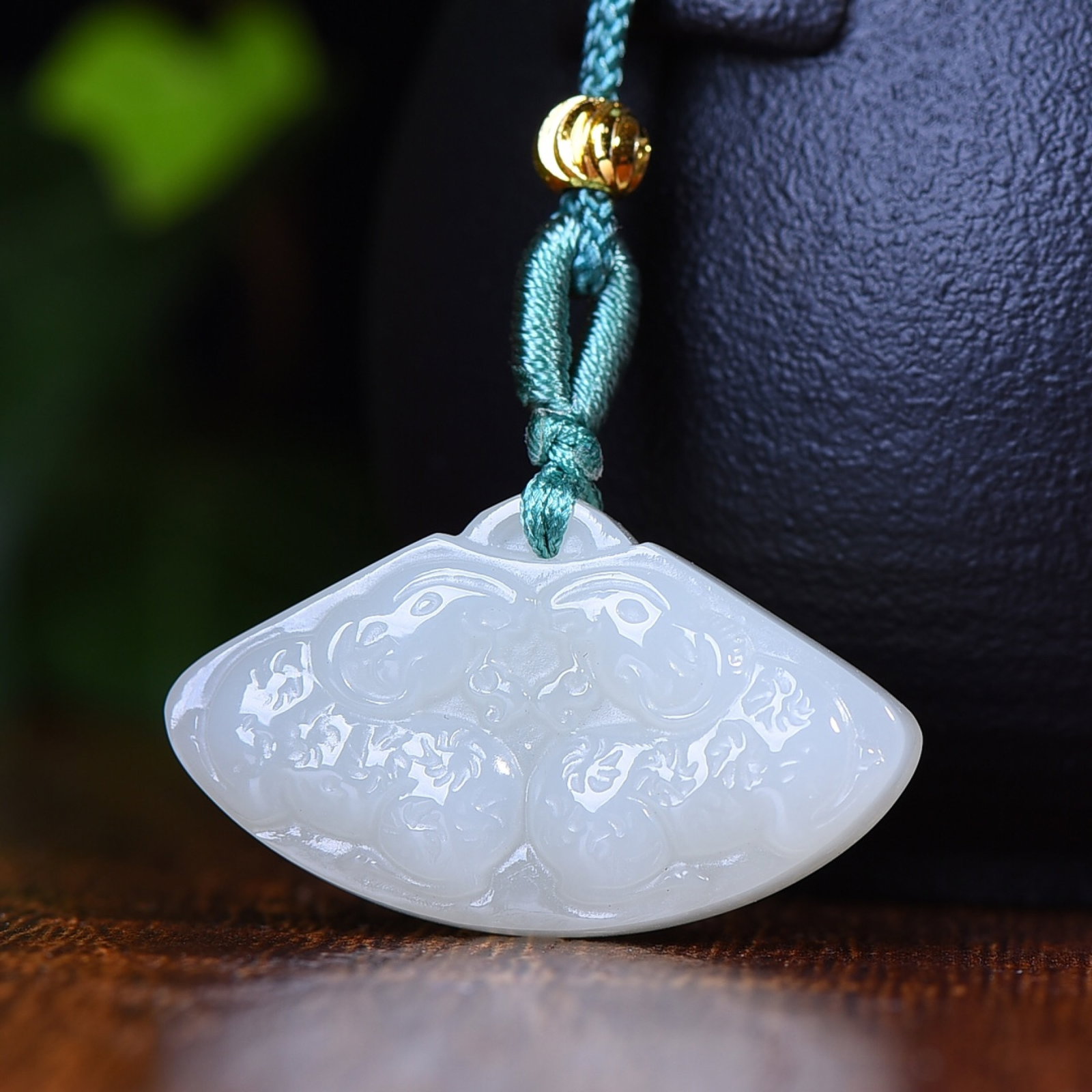 An Exquisite White Jade Goat Pattern Pendant - 2