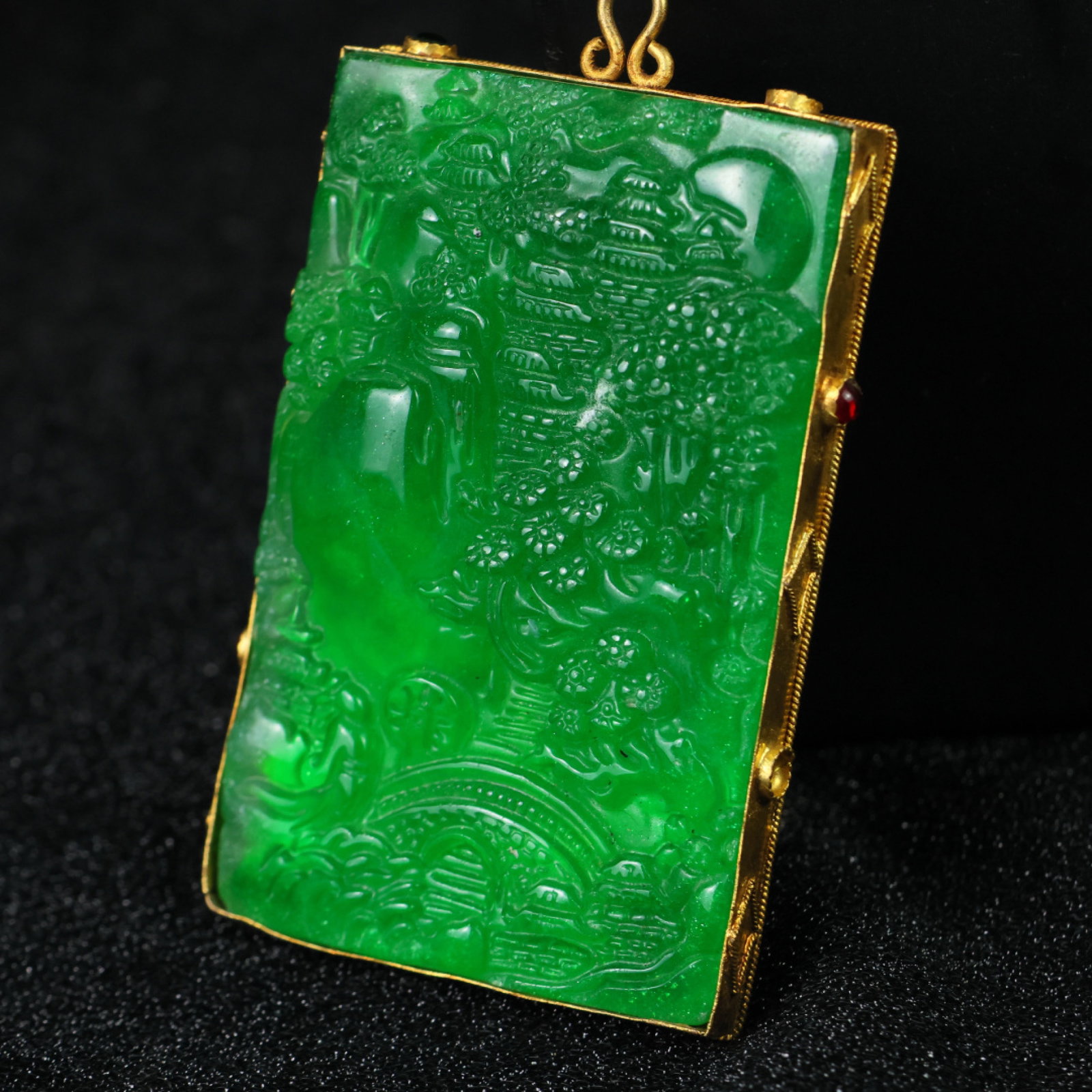 An Exquisite Jadeite Cover Figure Pattern Pendant - 3