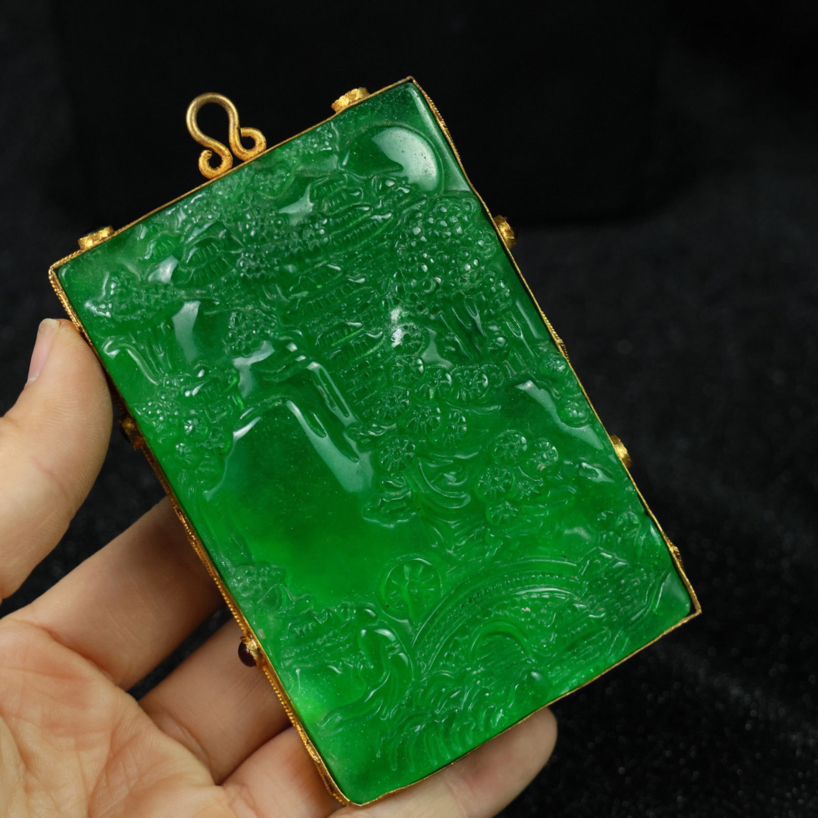 An Exquisite Jadeite Cover Figure Pattern Pendant - 8